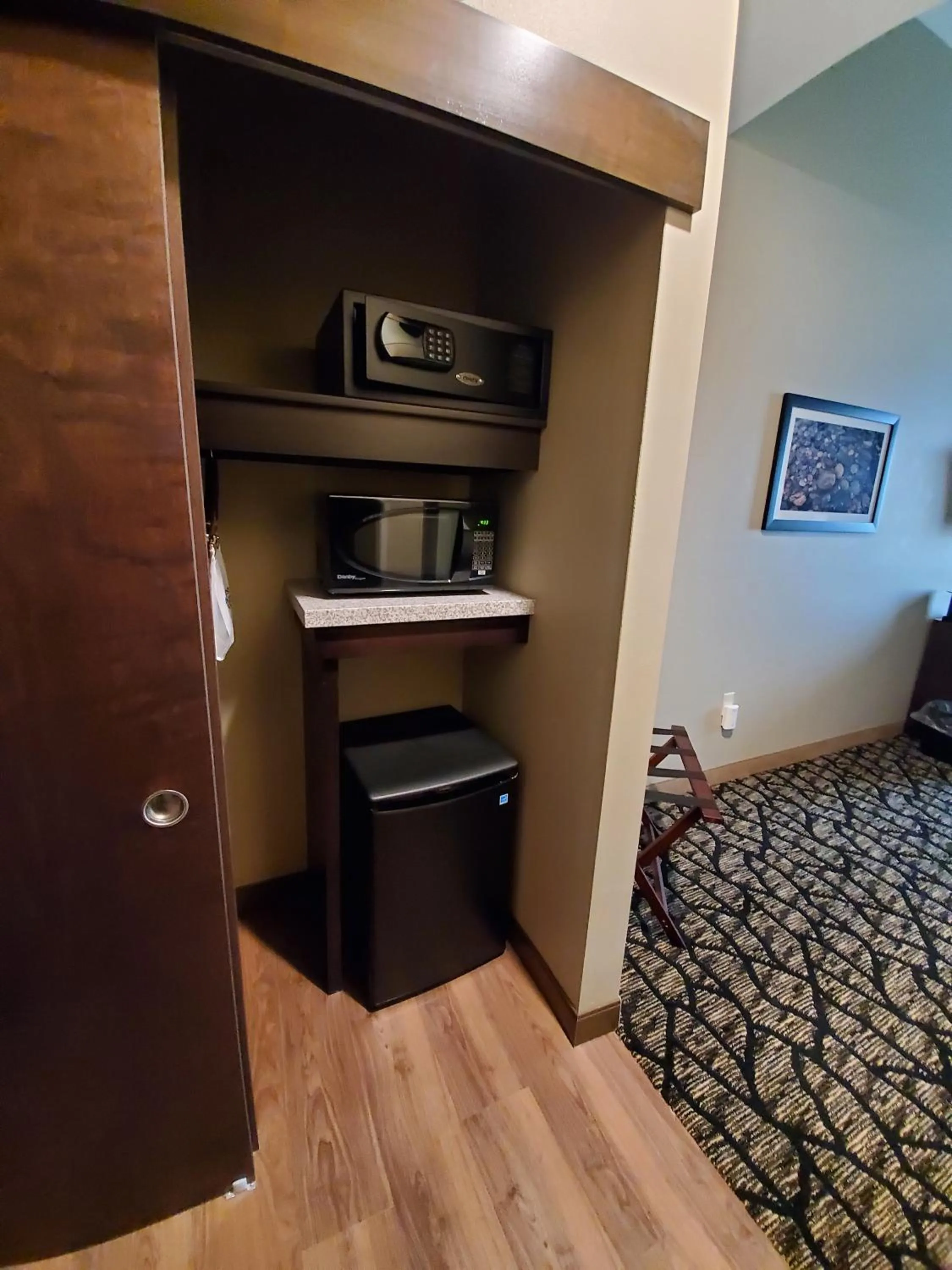 Bedroom in Best Western Plus Lakeview Hotel