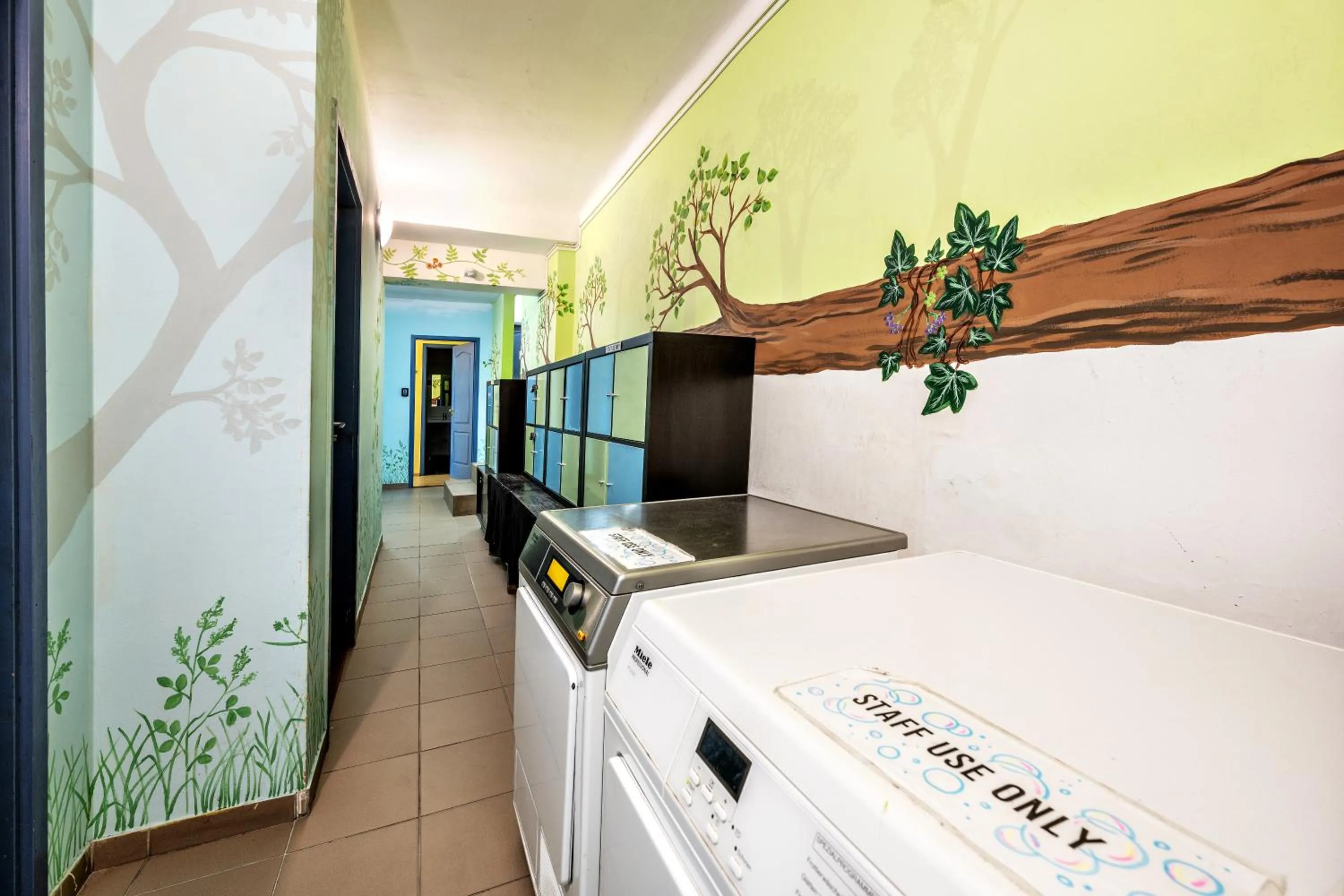 washing machine in Island Hostel Budapest