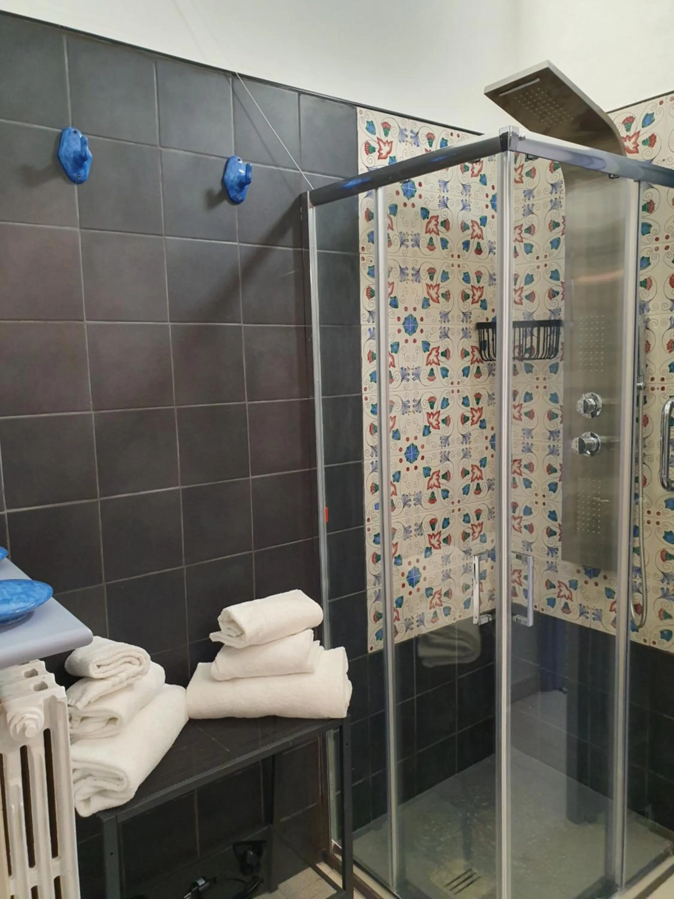 Bathroom in D'Angleterre Guest House