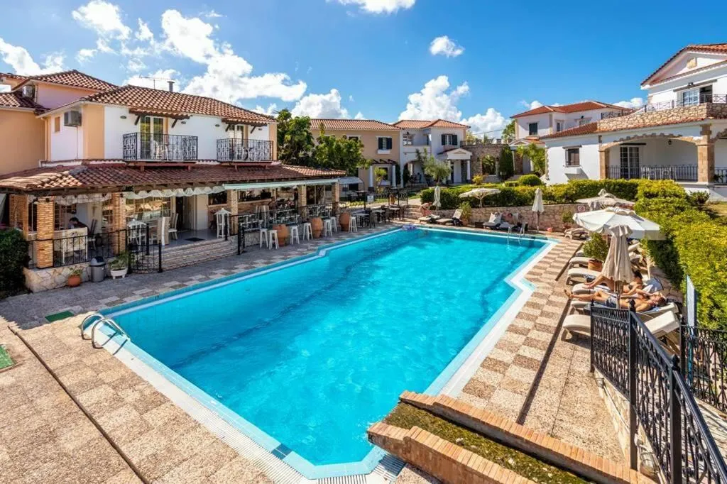 Swimming pool in Anagenessis Resort