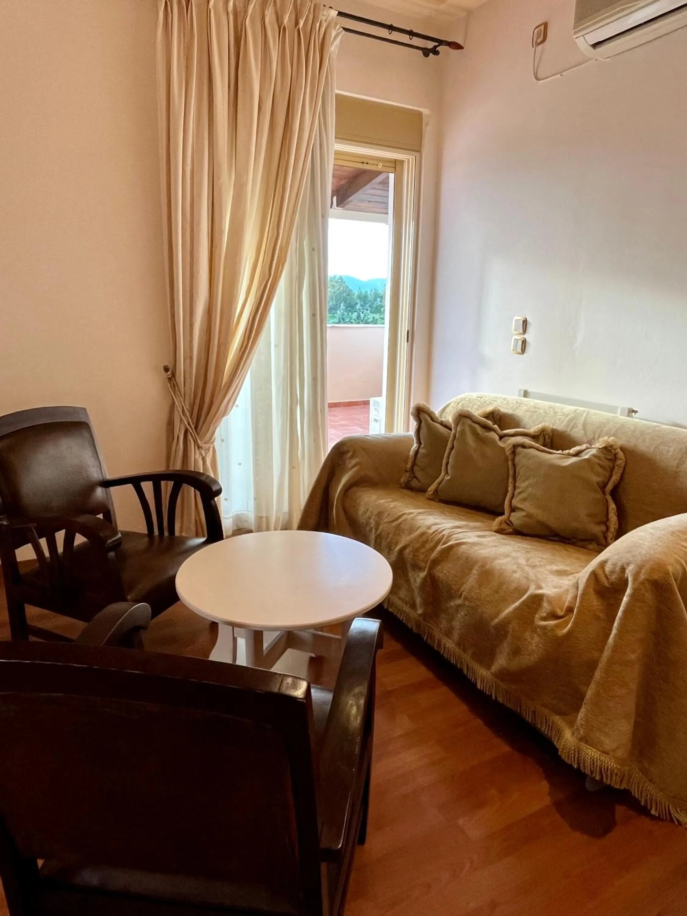 Seating area in Anagenessis Resort