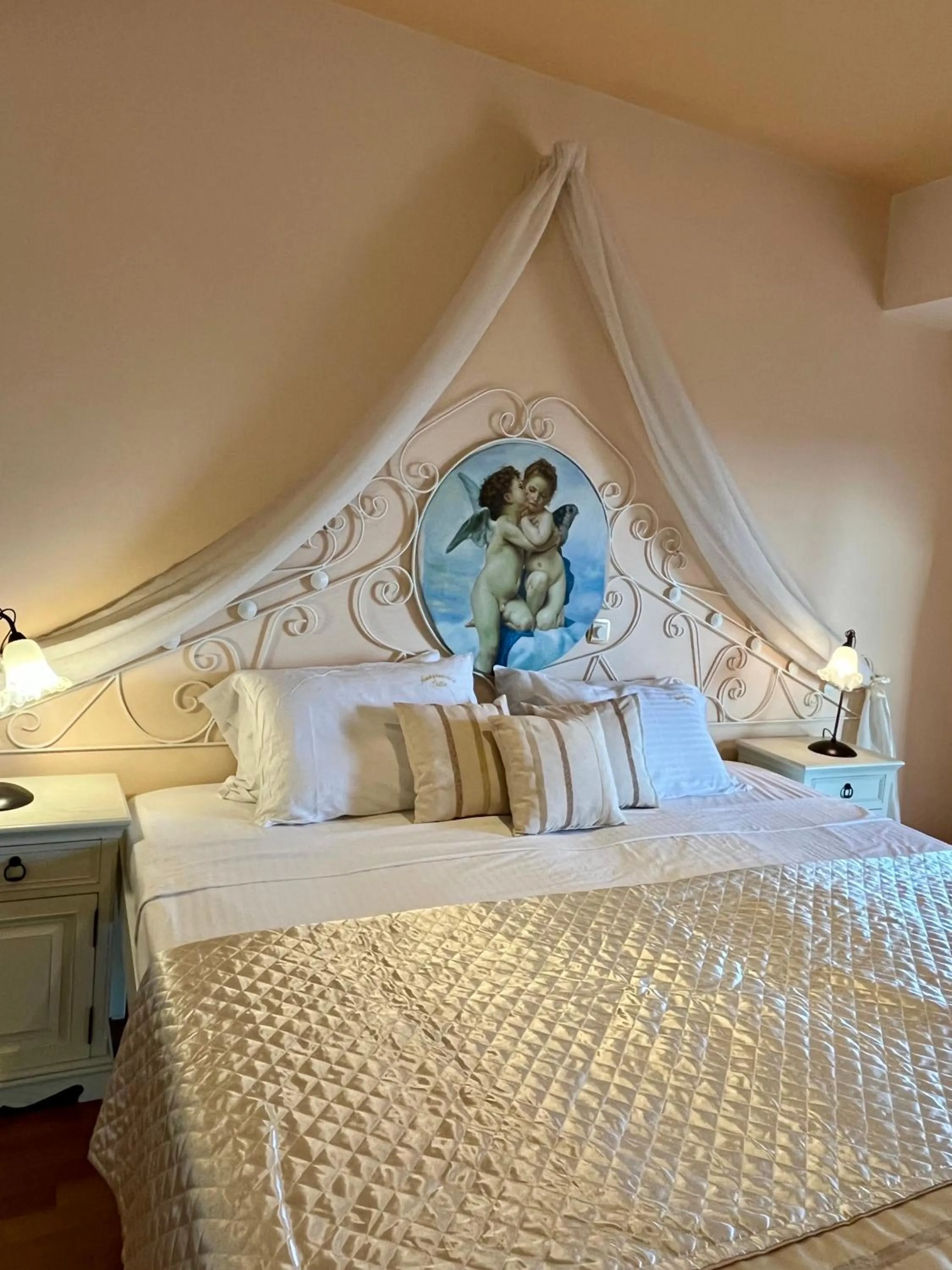 Bed in Anagenessis Resort