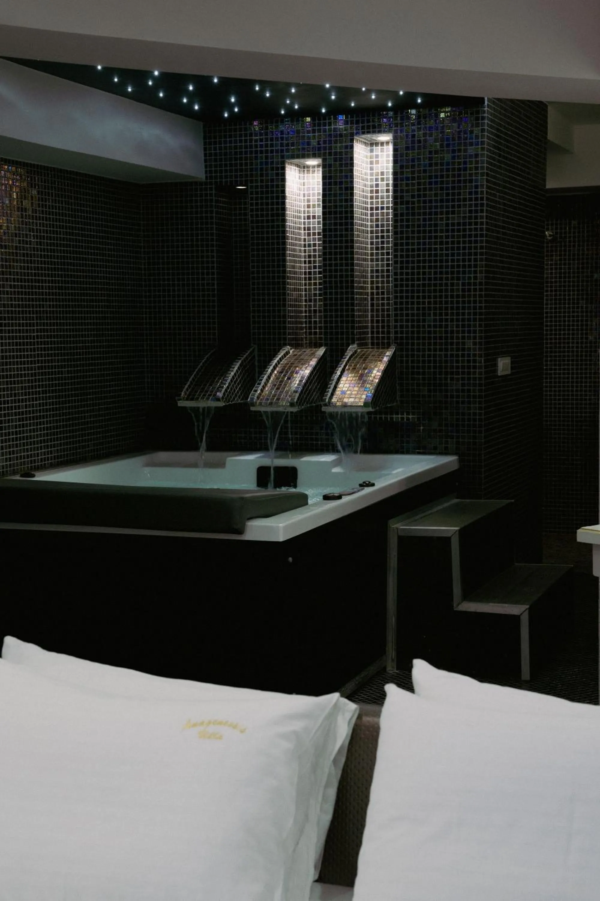 Hot Tub, Bed in Anagenessis Resort