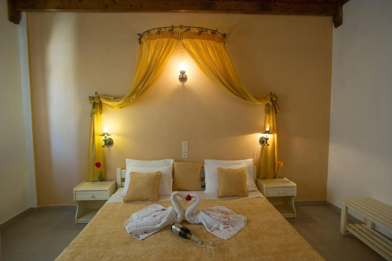 Photo of the whole room, Bed in Anagenessis Resort