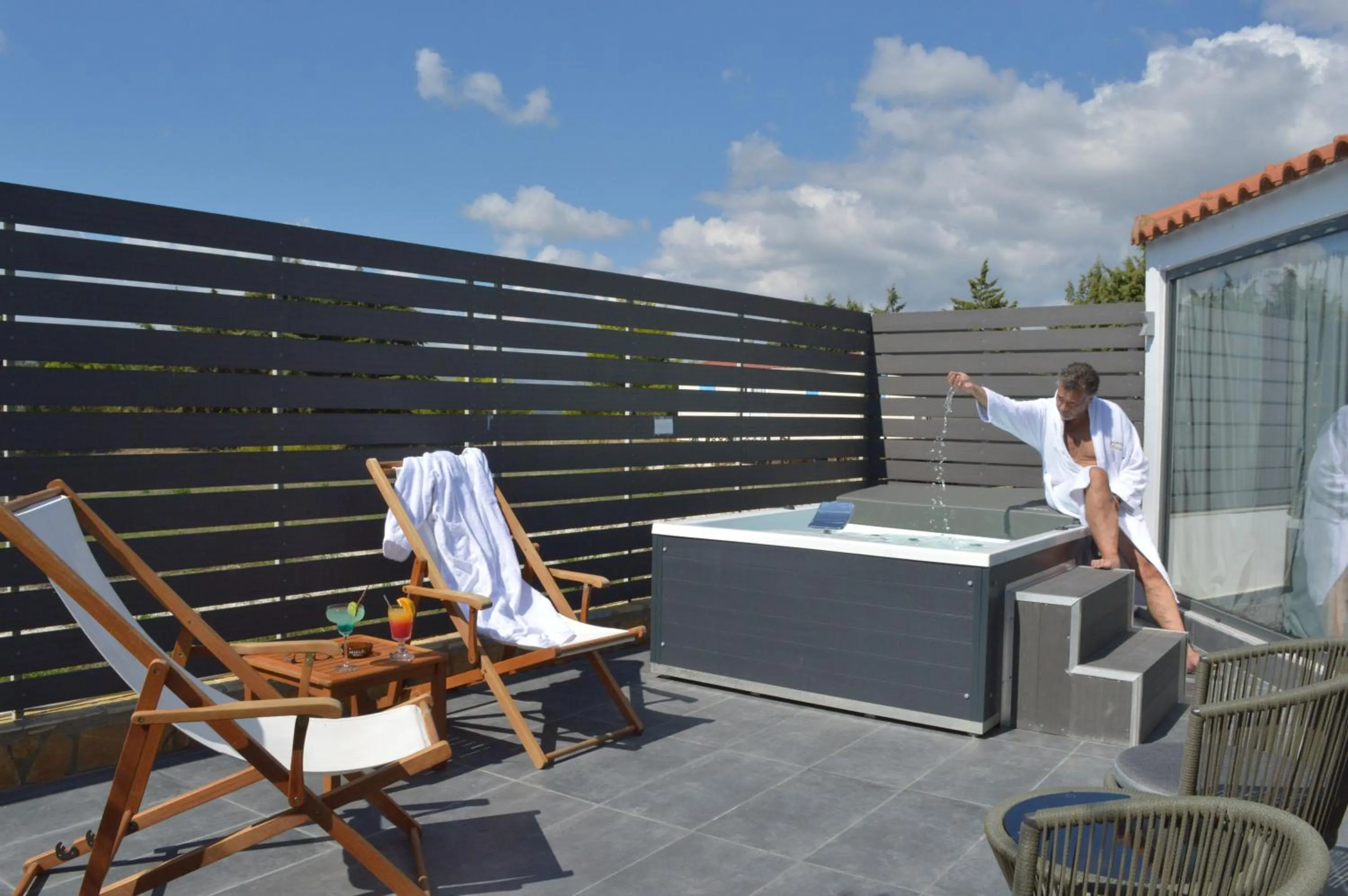 Hot Tub in Anagenessis Resort