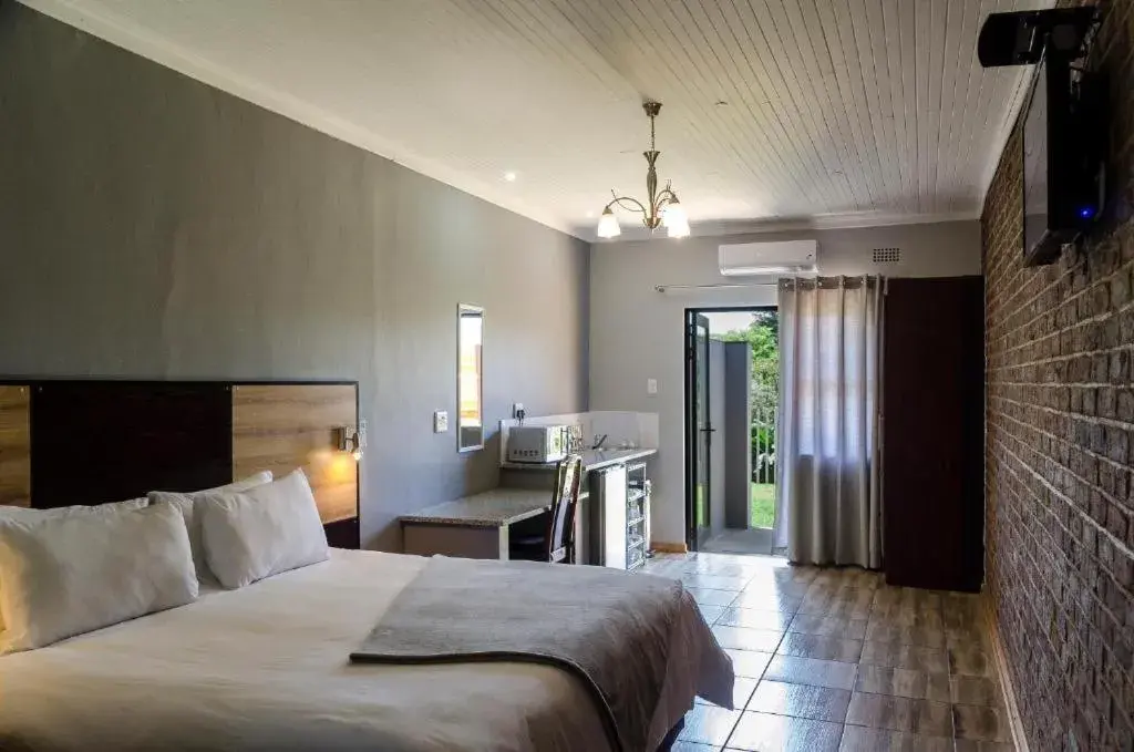 Deluxe Twin Room - single occupancy in The Woodsman Bed and Breakfast Deluxe Twin Room - single occupancy in The Woodsman Bed and Breakfast