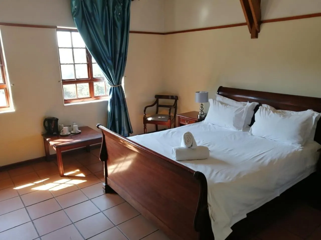 Bed in The Woodsman Bed and Breakfast