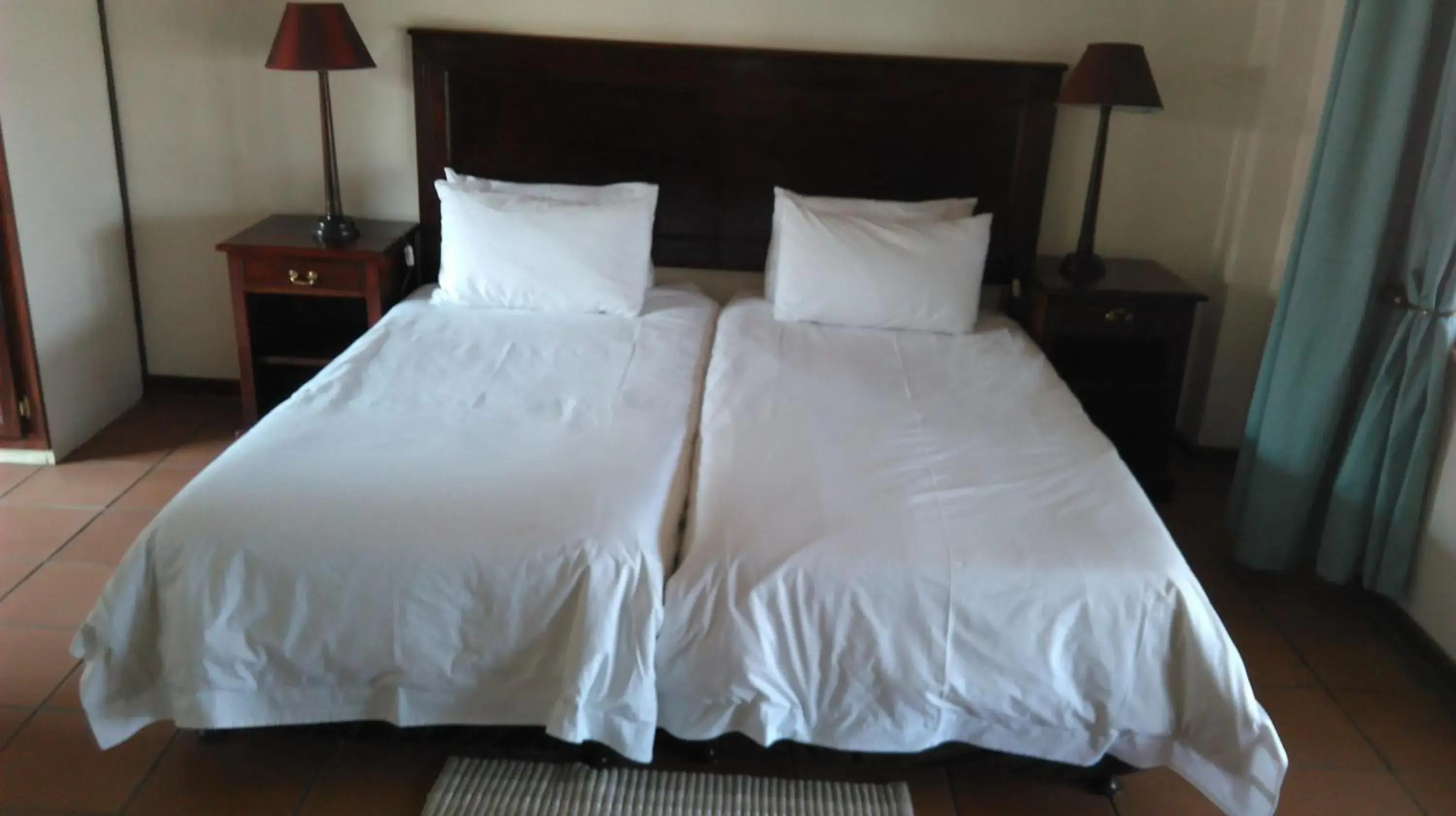 Twin Room with Shower - single occupancy in The Woodsman Bed and Breakfast Twin Room with Shower - single occupancy in The Woodsman Bed and Breakfast