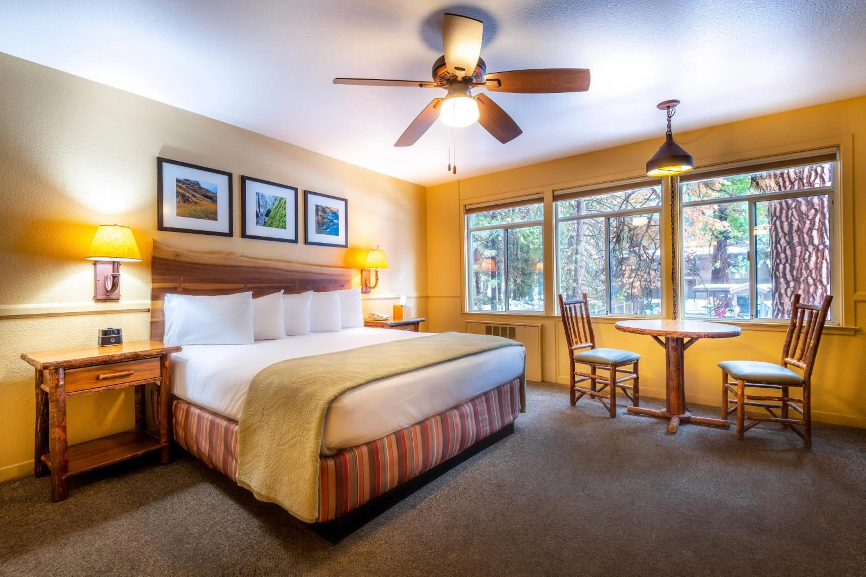 Bedroom, Bed in Yosemite Valley Lodge