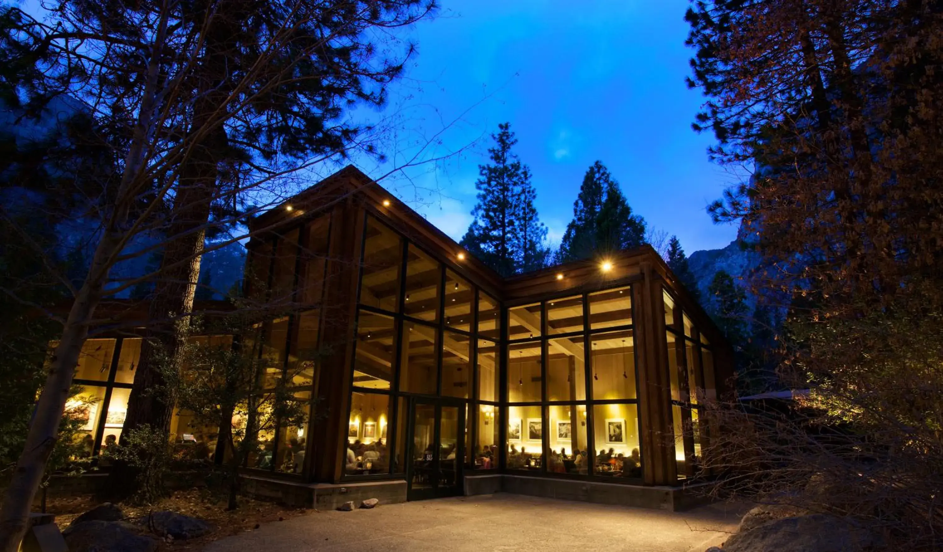 Property building in Yosemite Valley Lodge Property building in Yosemite Valley Lodge