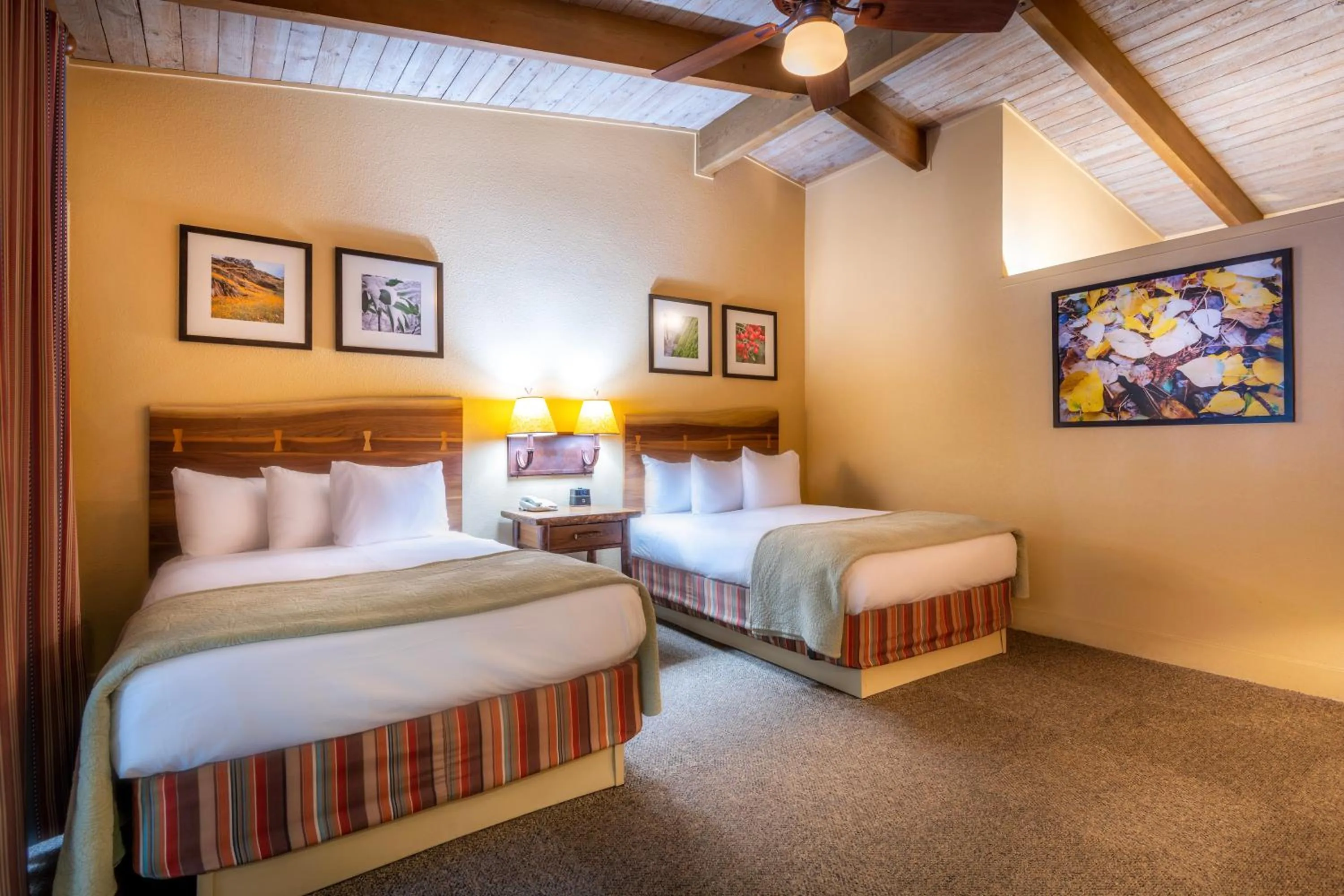 Bedroom, Bed in Yosemite Valley Lodge