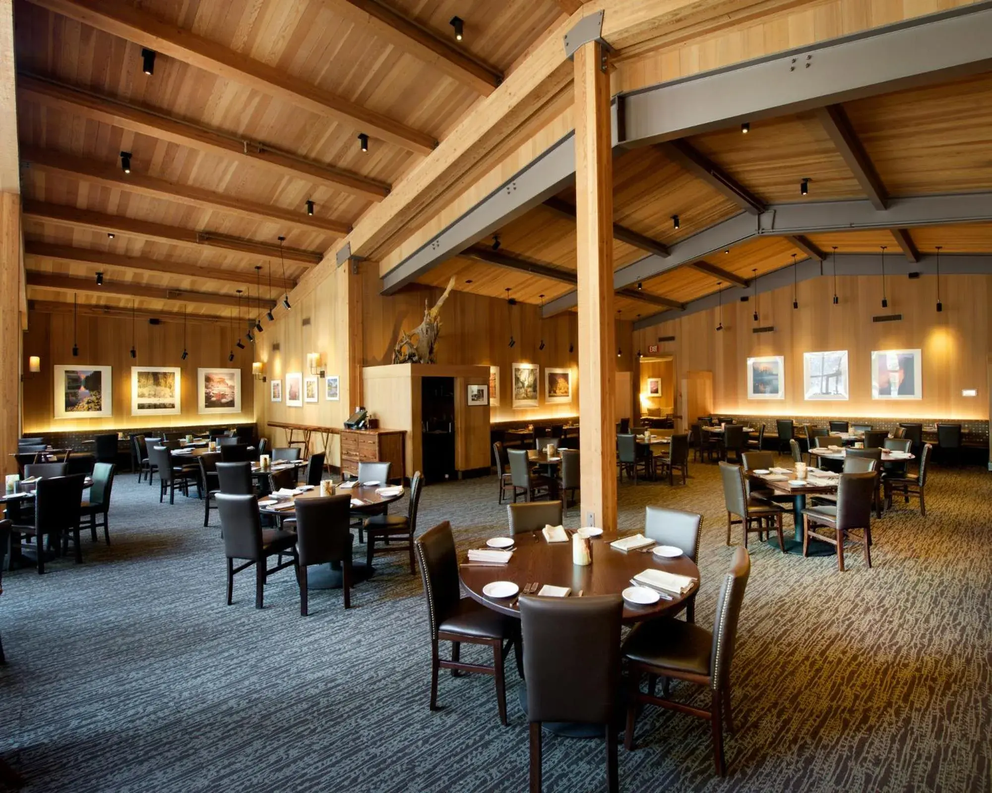 Restaurant/places to eat in Yosemite Valley Lodge Restaurant/places to eat in Yosemite Valley Lodge