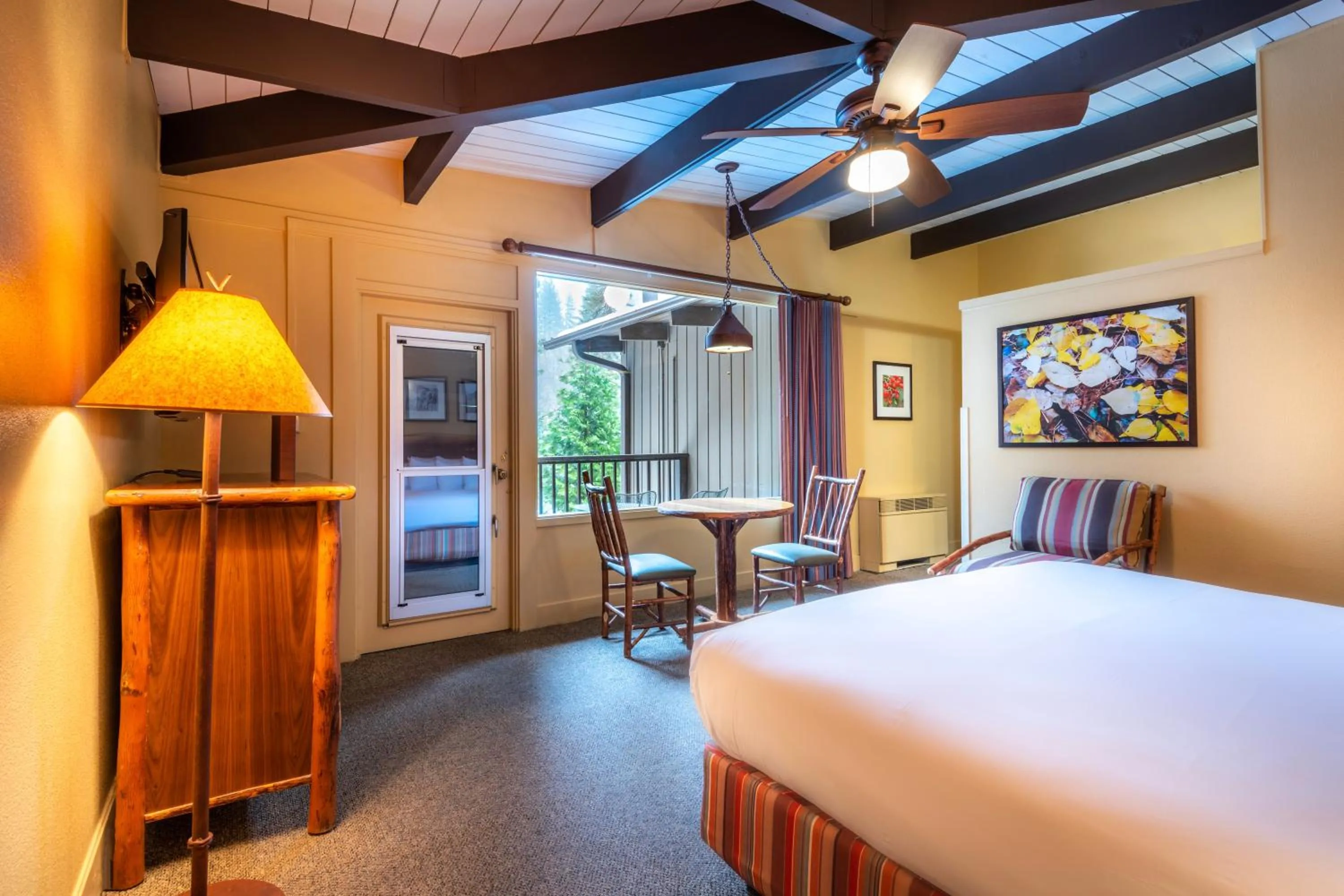 Bedroom, Bed in Yosemite Valley Lodge