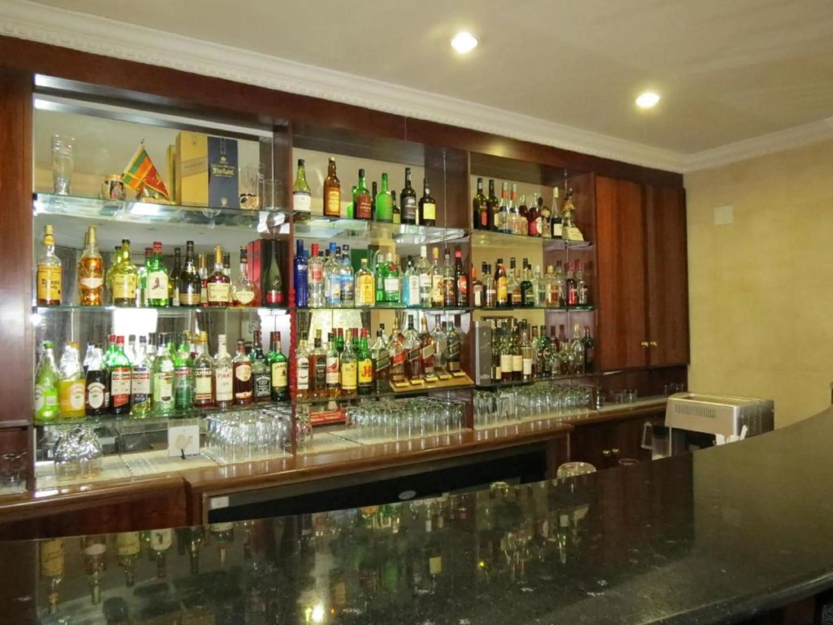 Lounge or bar in Redlands Hotel