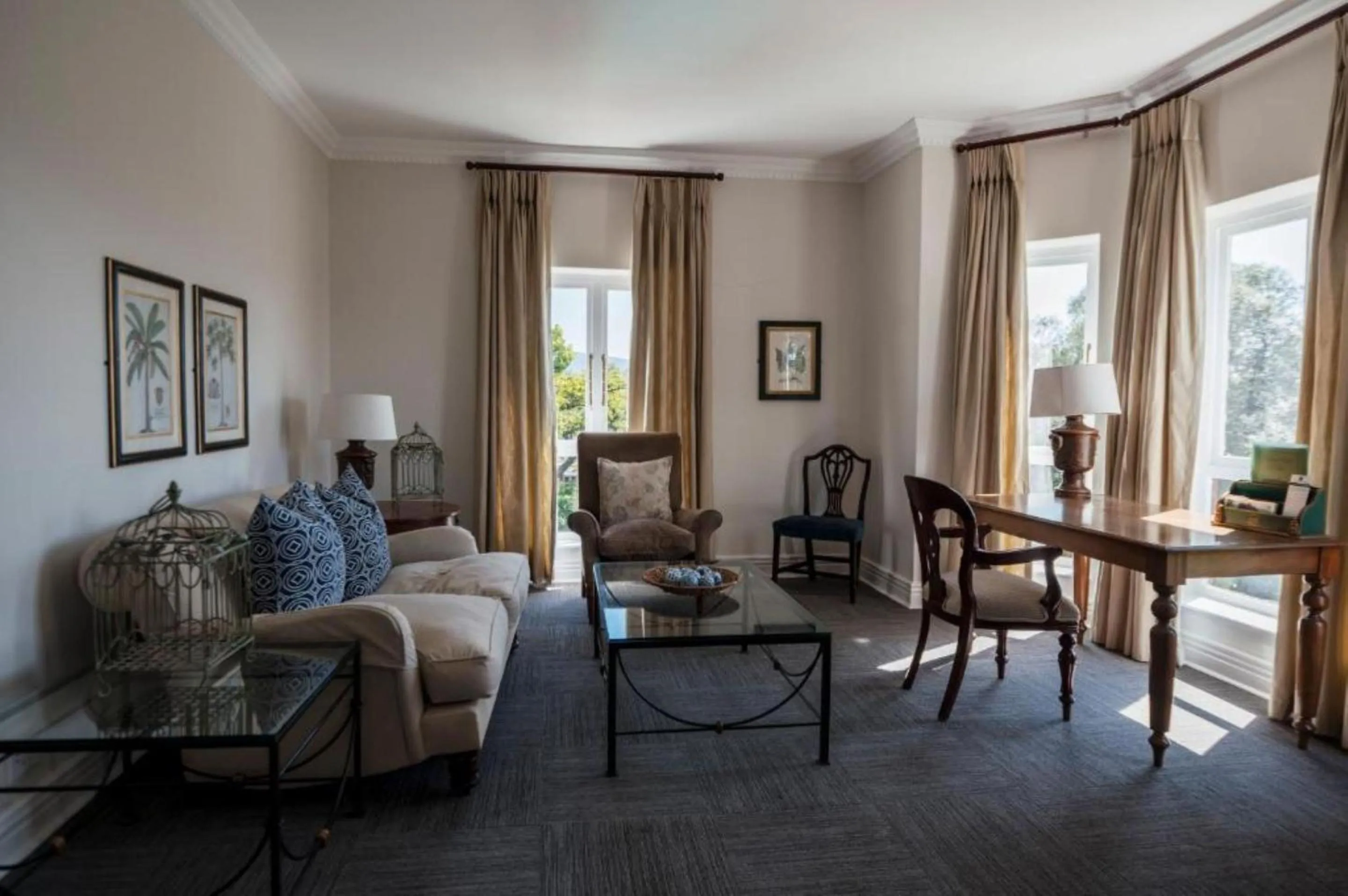 Living room in Redlands Hotel