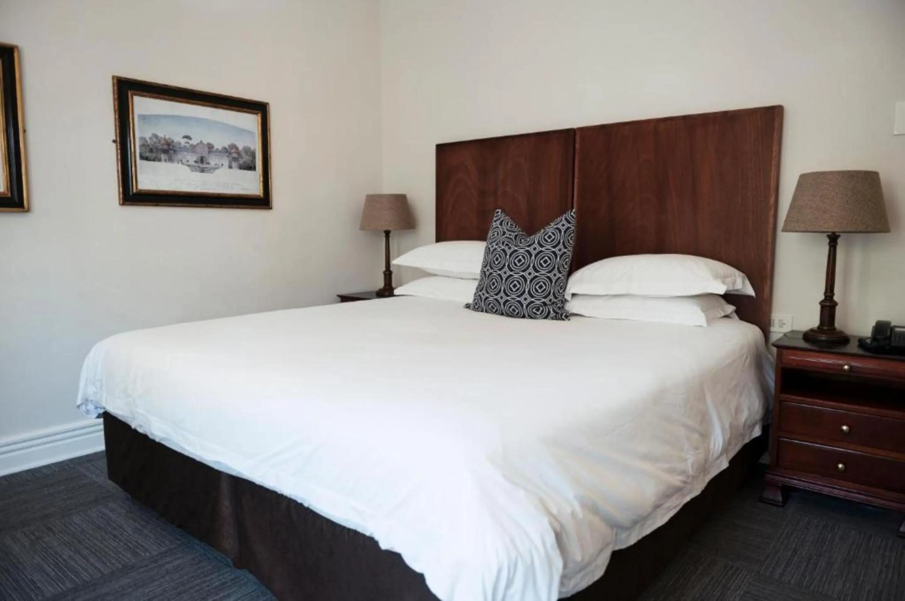 Bed in Redlands Hotel