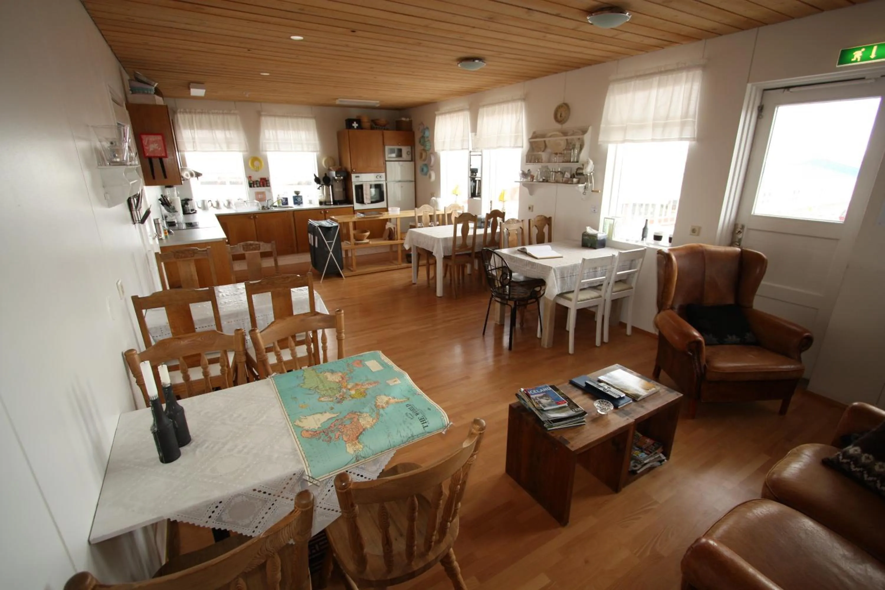 Communal lounge/ TV room in Dalvík Hostel Gimli
