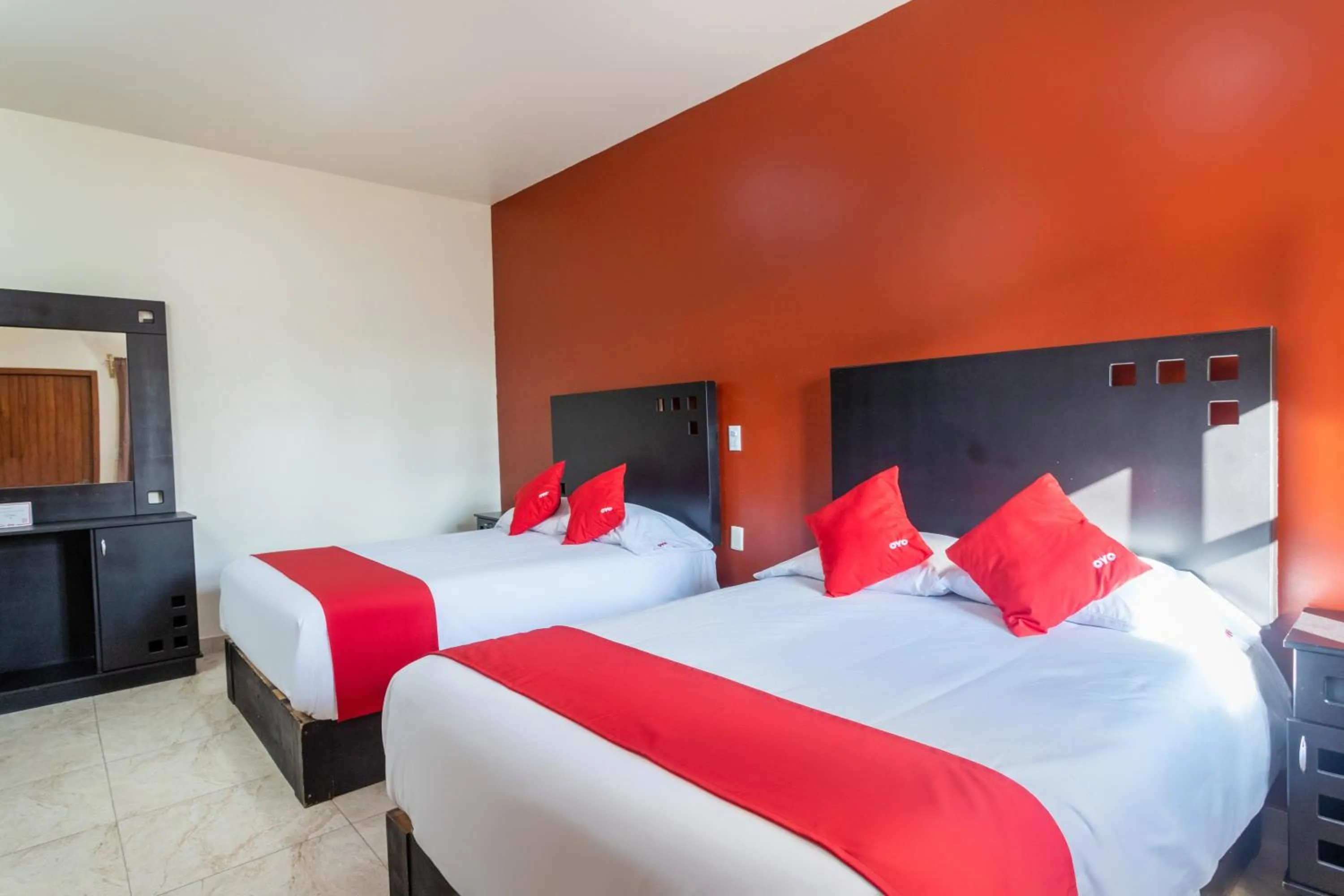 Bedroom, Bed in Capital O Hotel Emperadores Inn, Atlixco