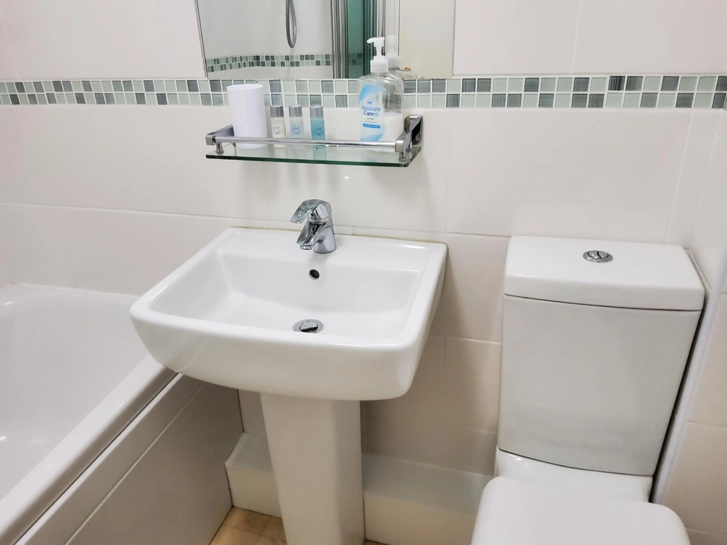 Bathroom in Saltburn Holidays Jasmine Cottage Saltburn