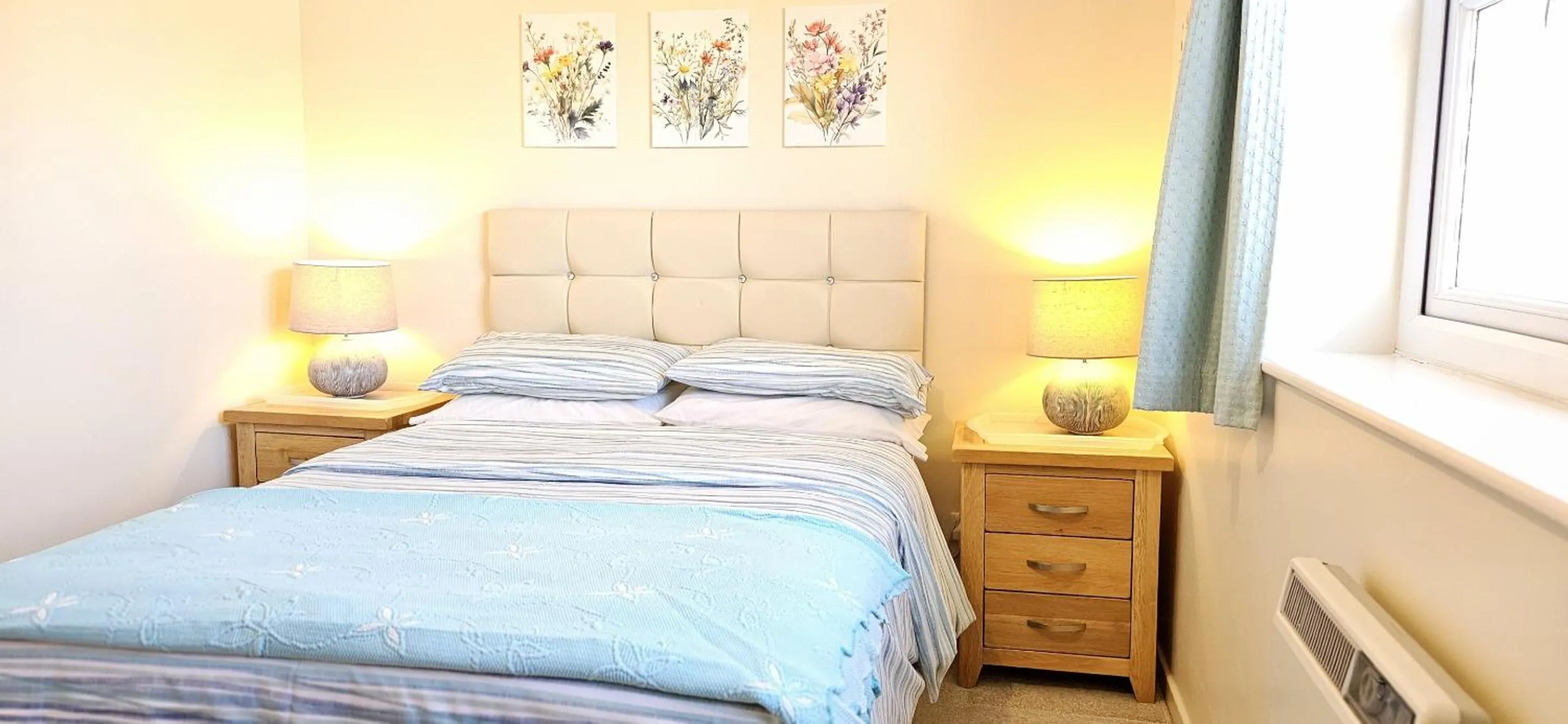 Bedroom, Bed in Saltburn Holidays Jasmine Cottage Saltburn