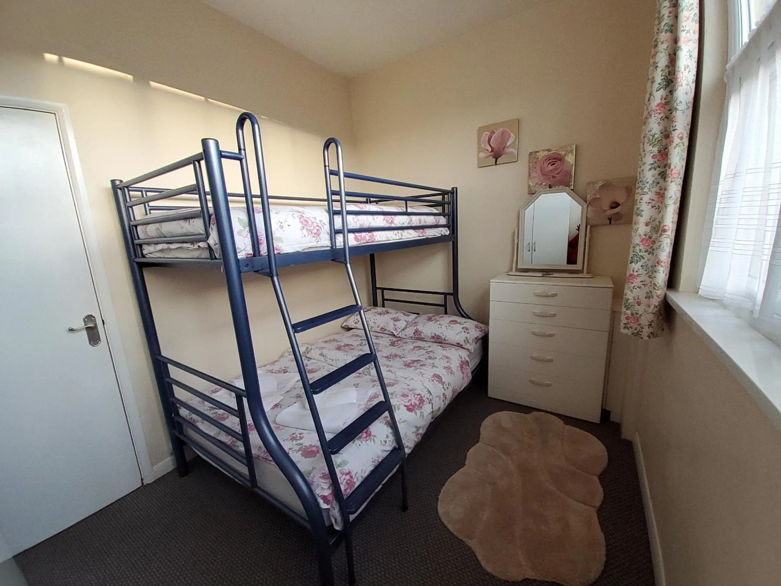 Bedroom, Bunk Bed in Saltburn Holidays 1 Park View Loftus