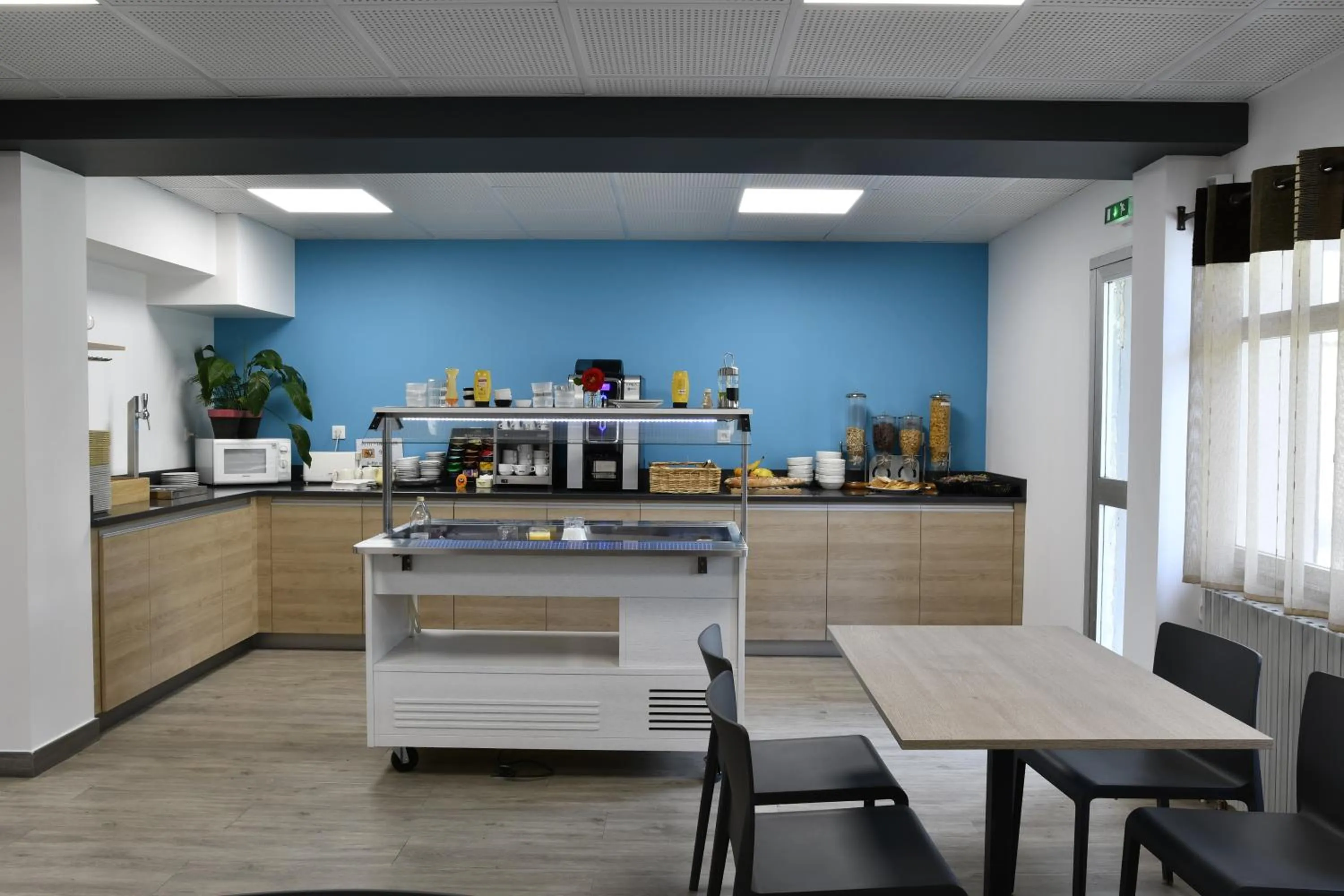 Restaurant/places to eat in Hôtel Lacour