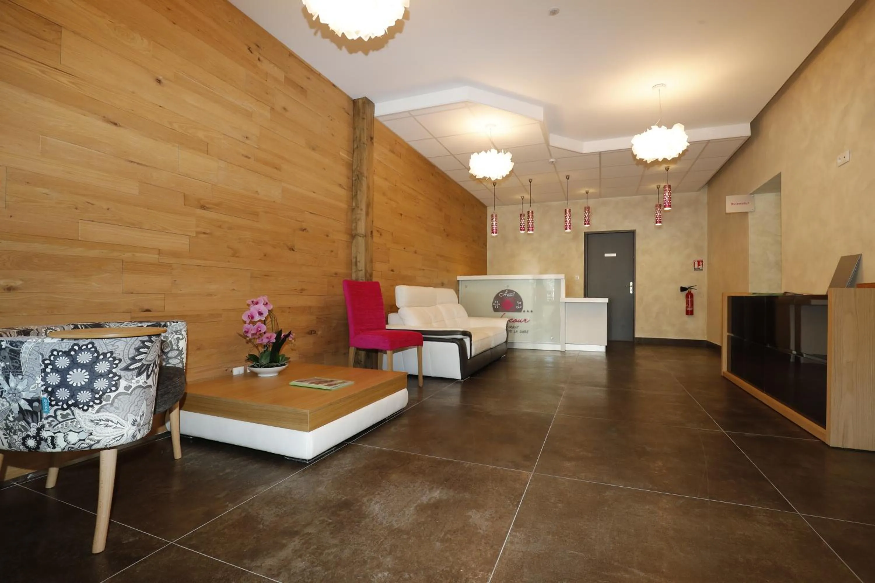 Lobby or reception in Hôtel Lacour