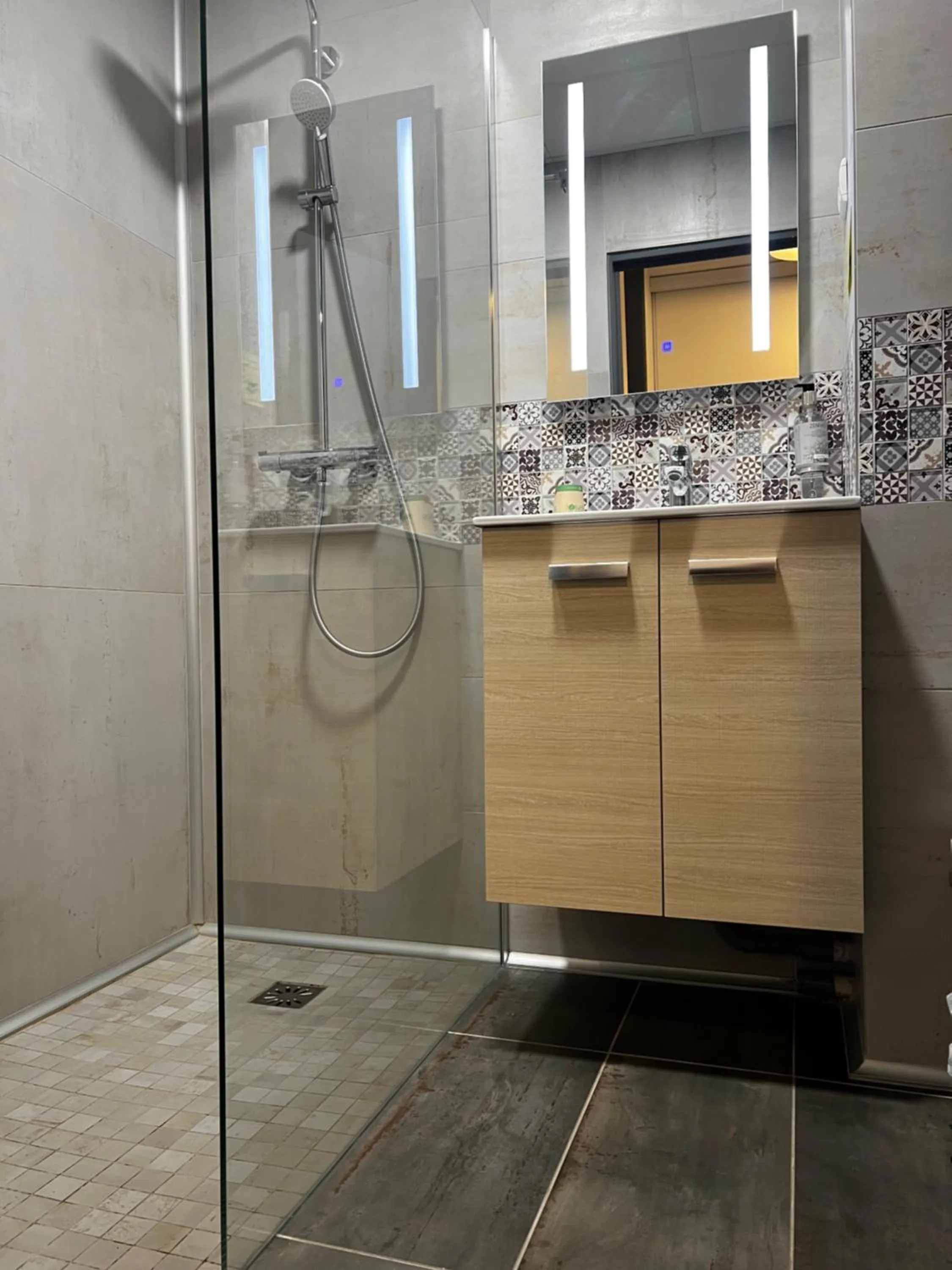 Bathroom in Hôtel Lacour