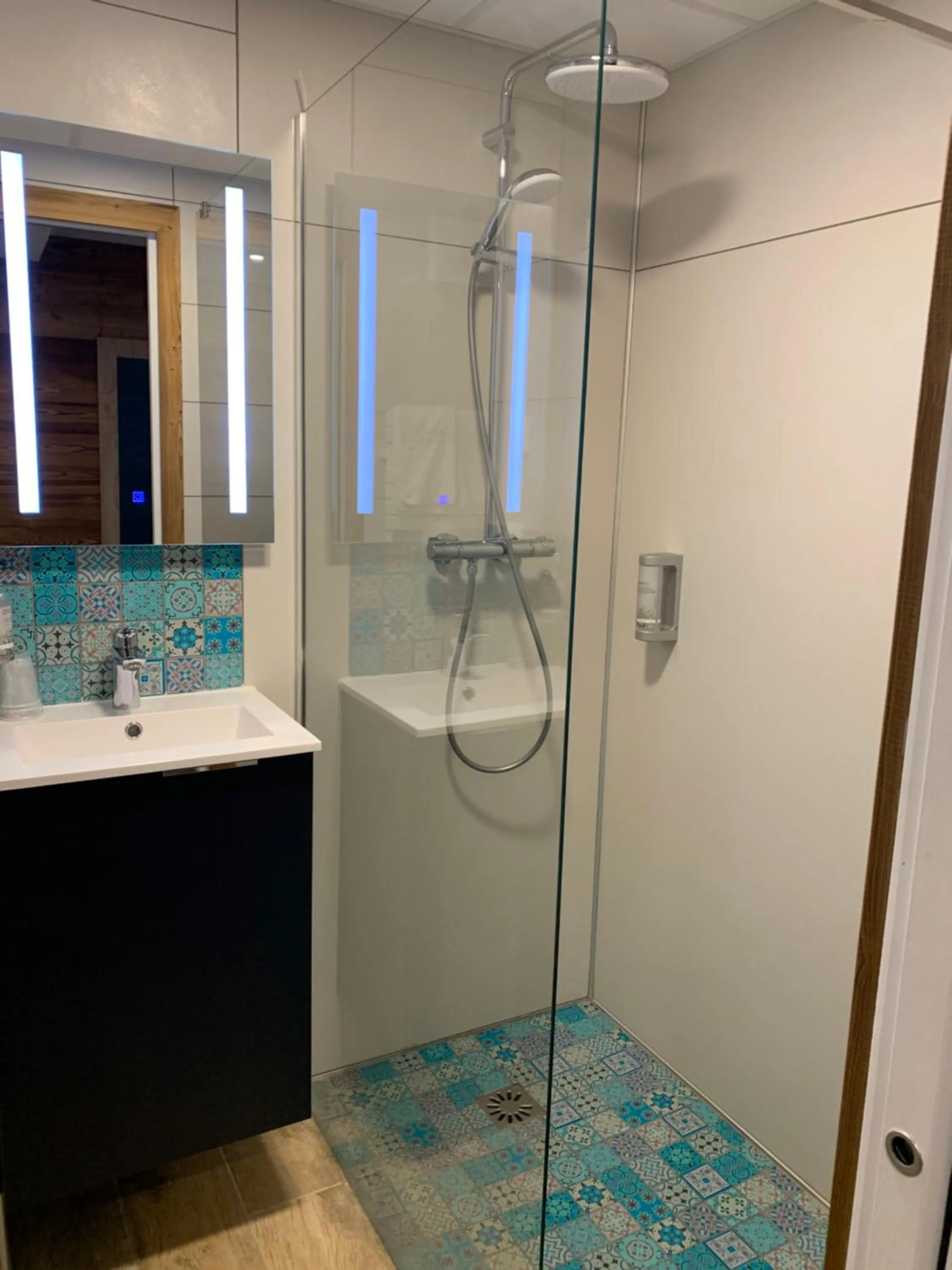 Bathroom in Hôtel Lacour