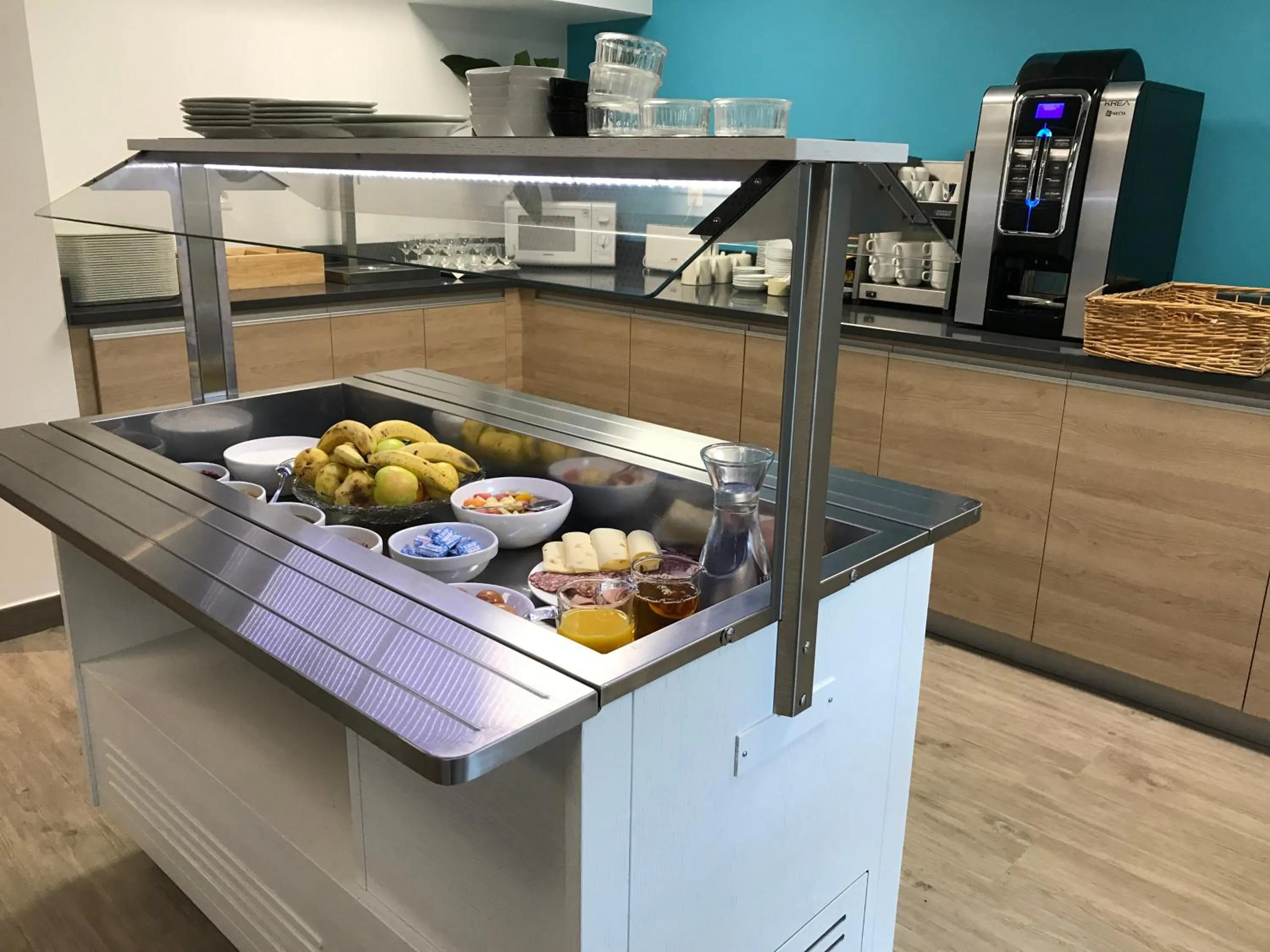 Buffet breakfast in Hôtel Lacour