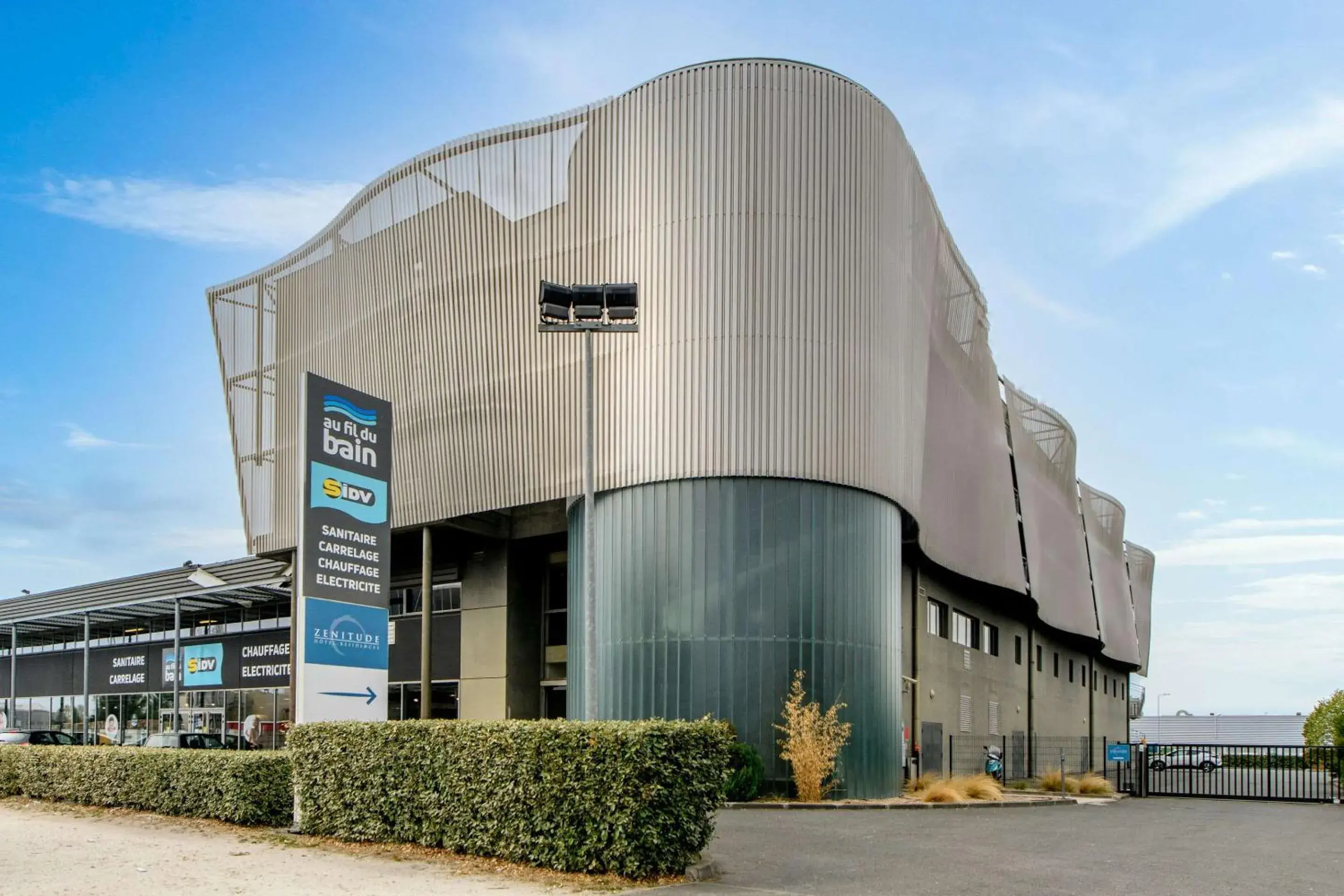 Property building in Comfort Aparthotel Bordeaux Begles Arena Property building in Comfort Aparthotel Bordeaux Begles Arena