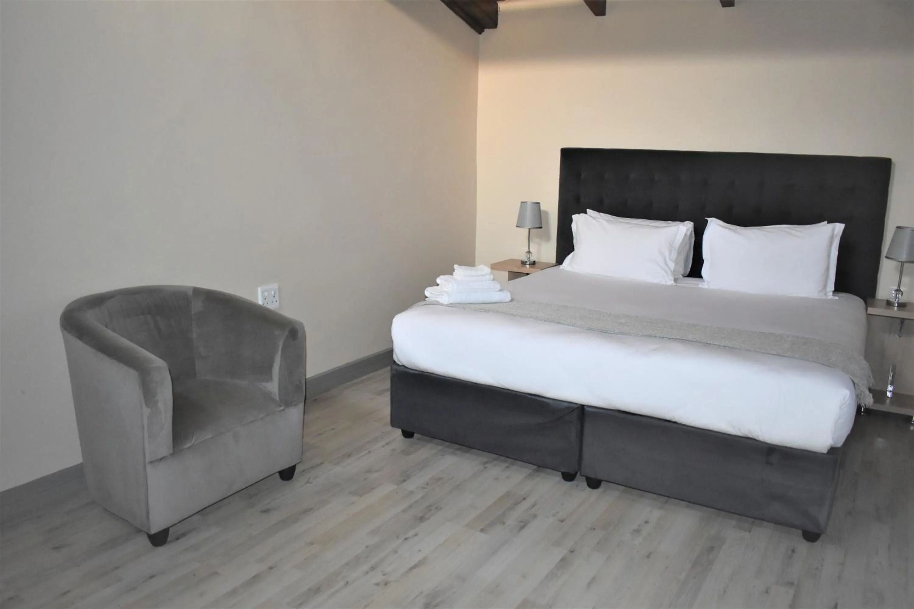 Bedroom, Bed in Prime Hotel