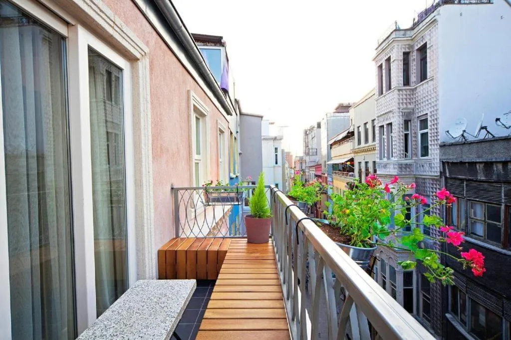 Balcony/Terrace in Raven Suites Taksim