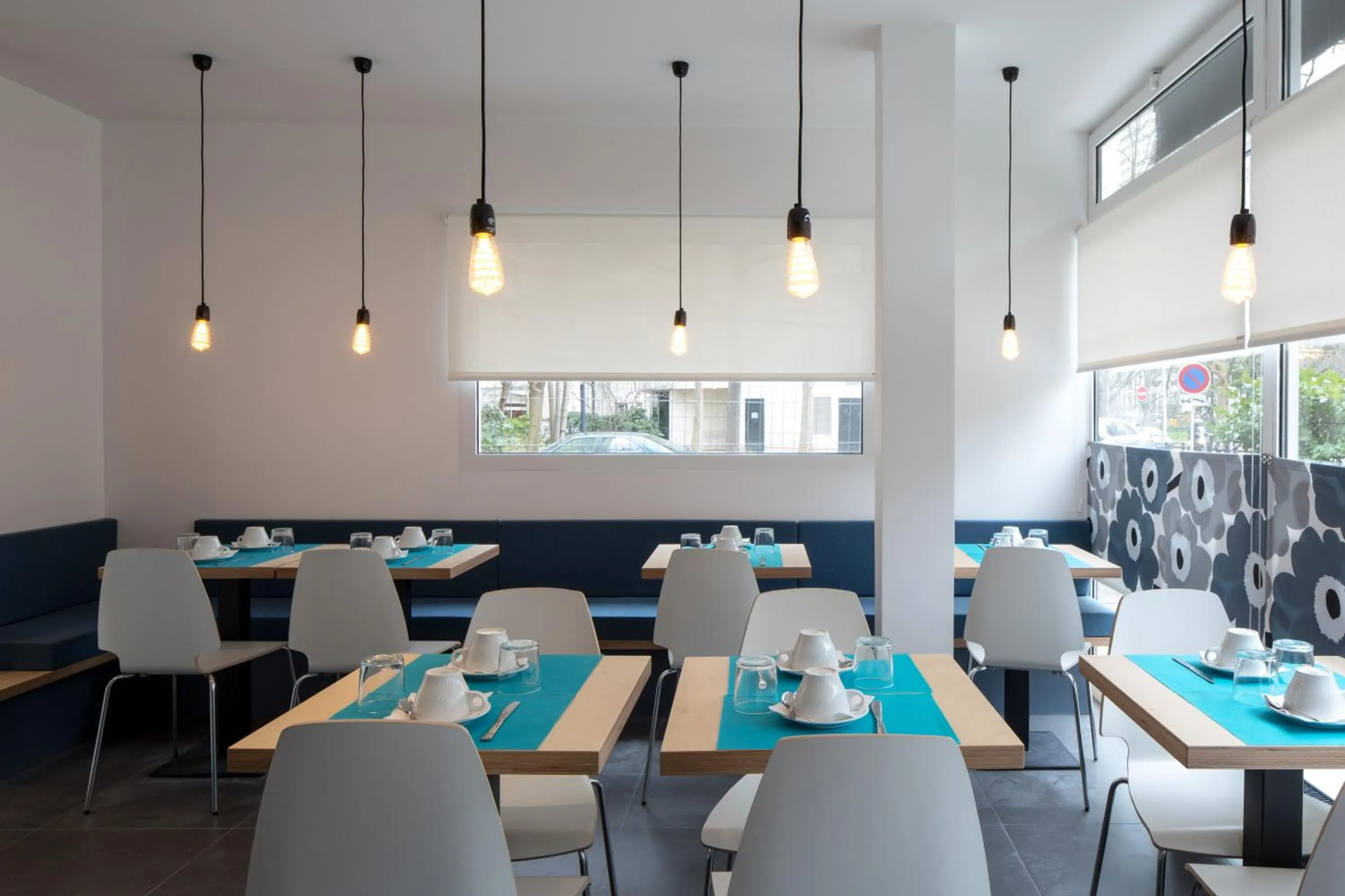 Restaurant/places to eat in La Regence