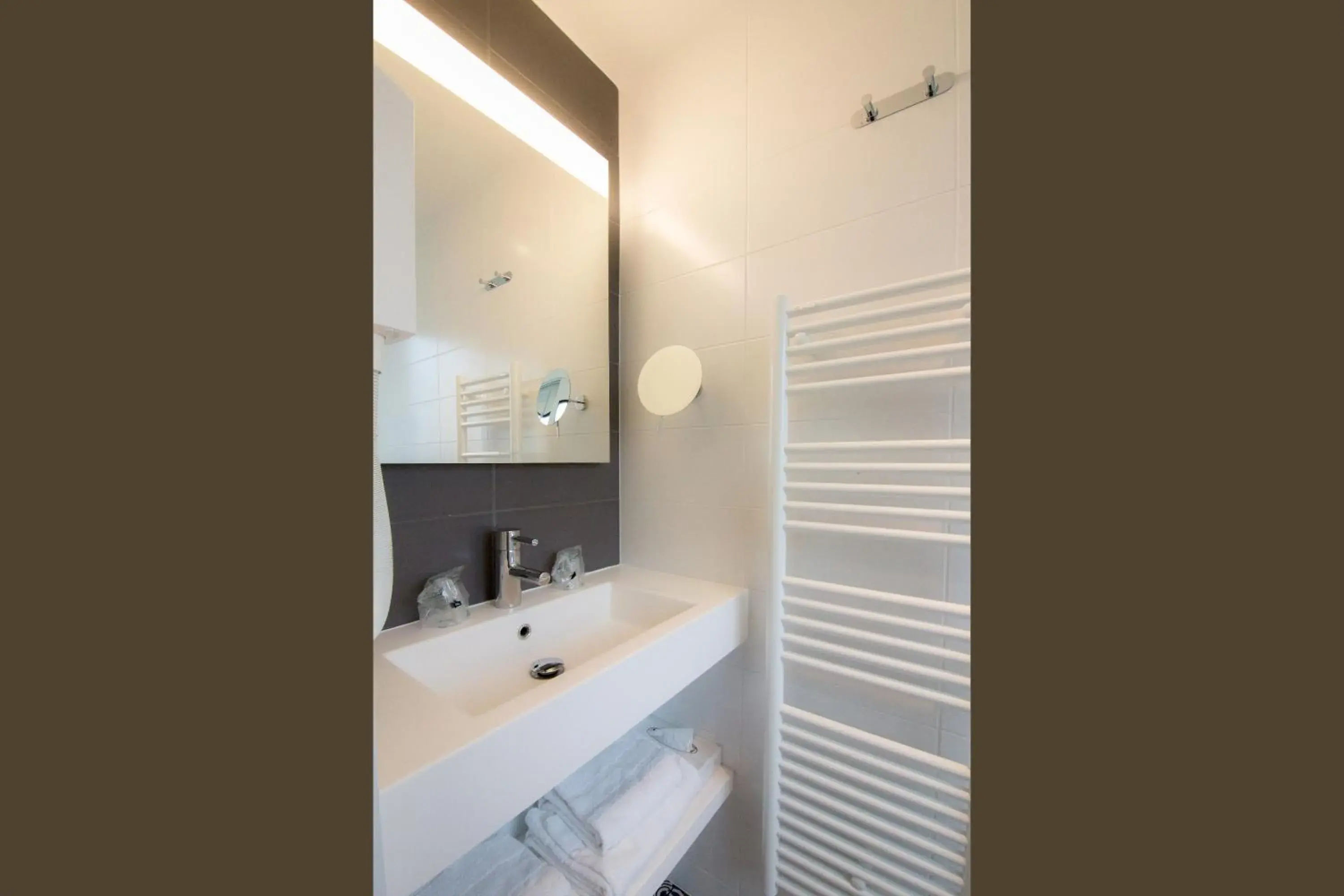 Bathroom in La Regence Bathroom in La Regence