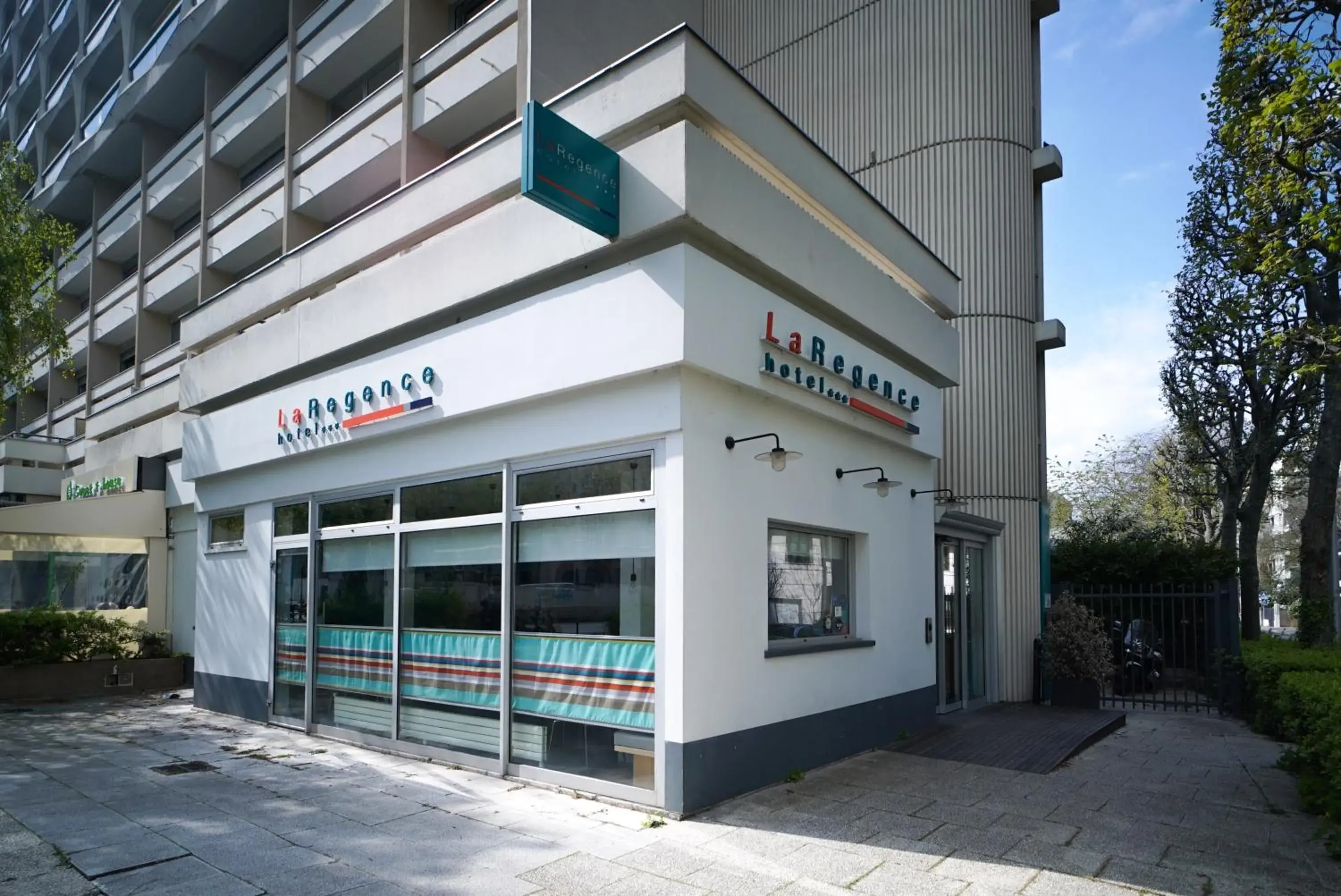 Property building in La Regence Property building in La Regence