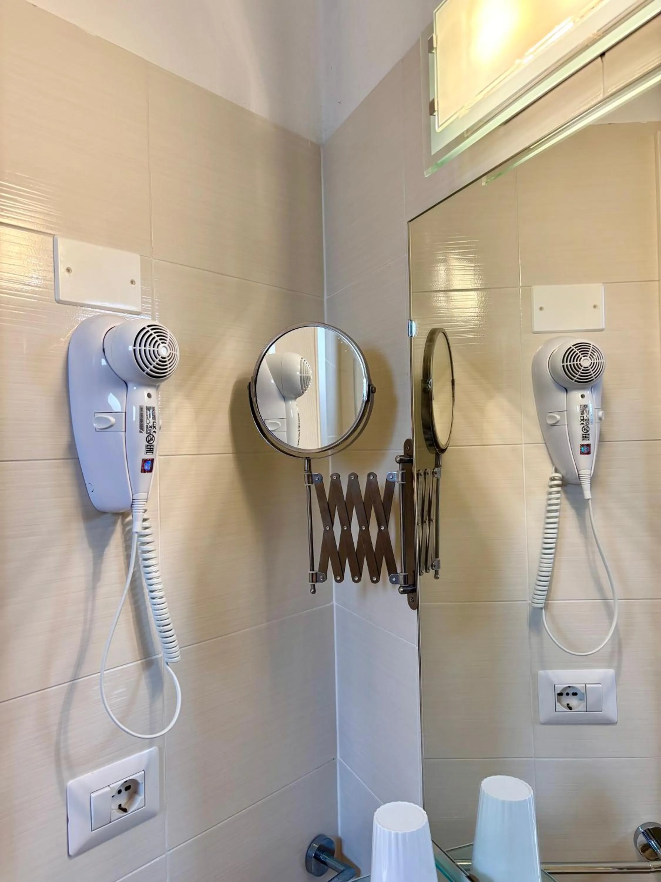 hair dryier in Hotel Alda