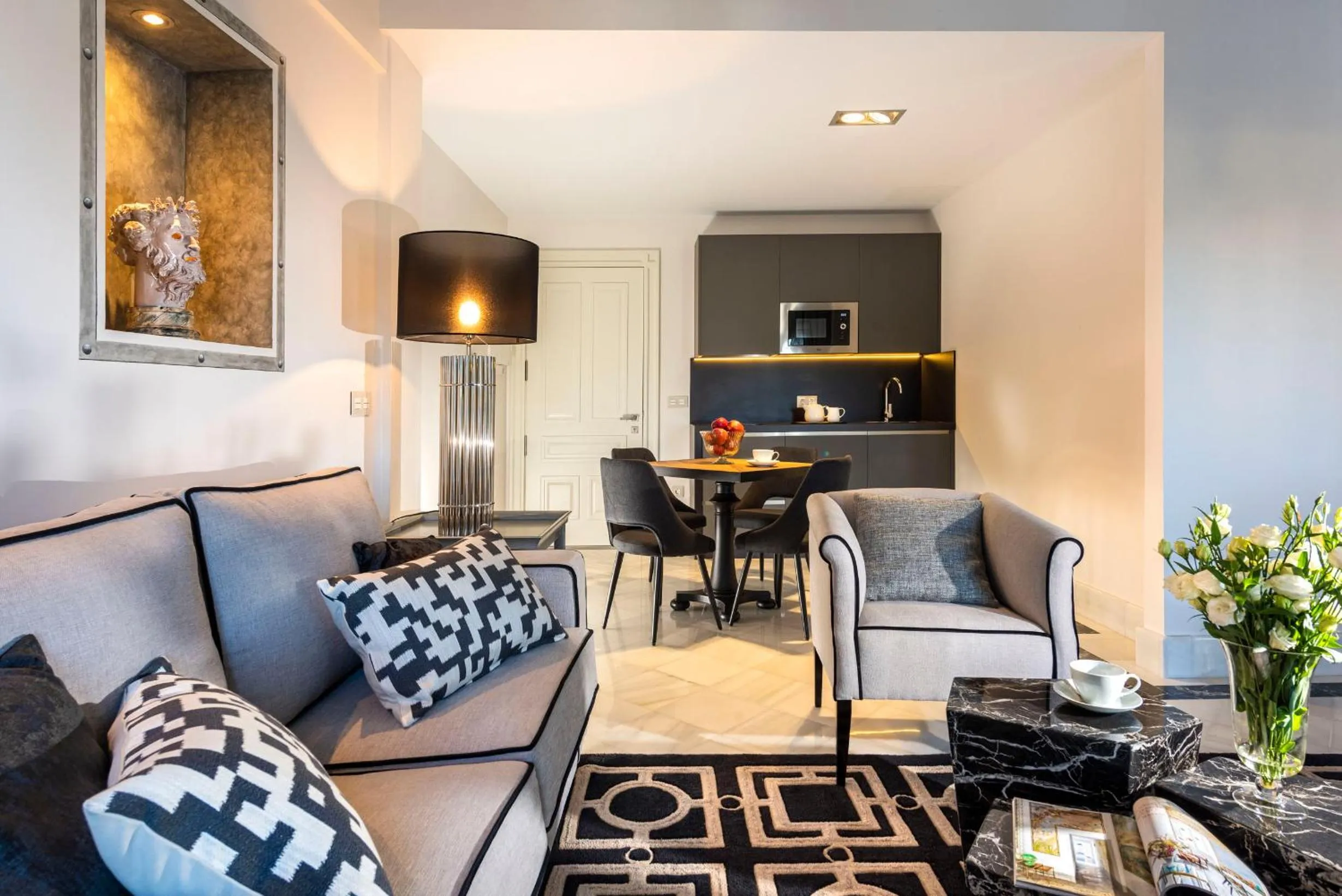 Living room in Casa de Triana Luxury Suites by Casa del Poeta