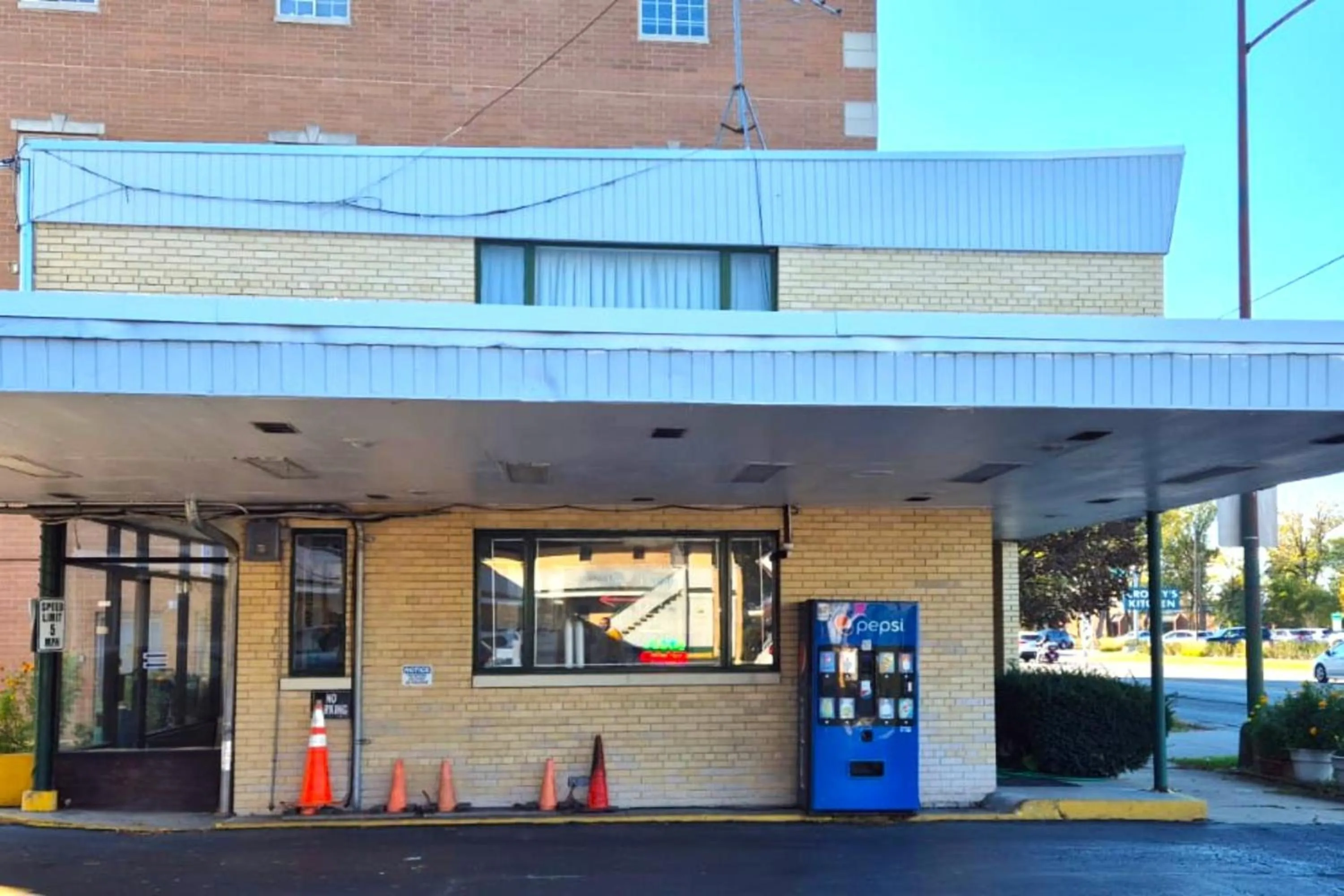 Facade/entrance in Motel Edgebrook Chicago North Shore By Oyo