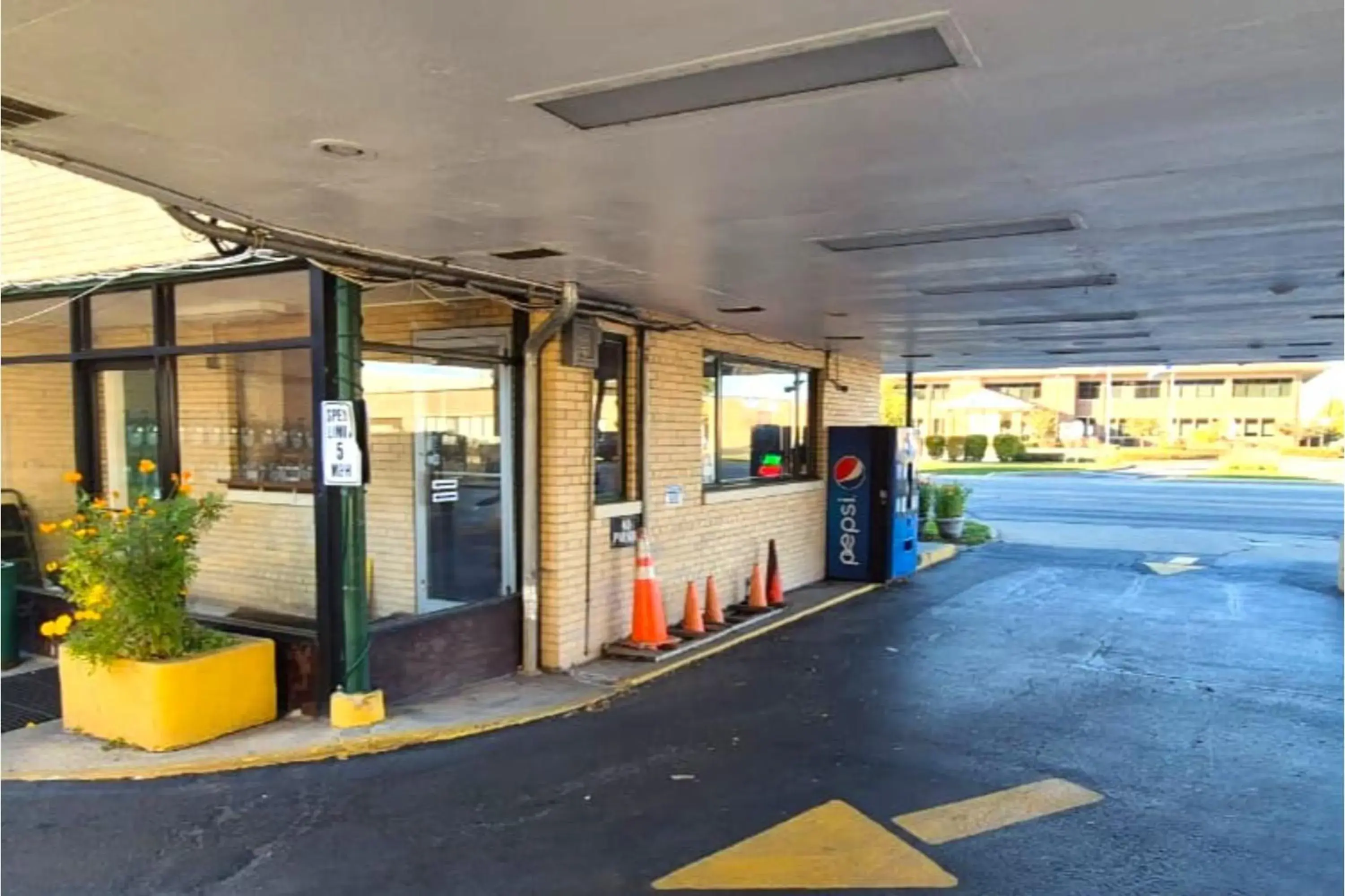 Facade/entrance in Motel Edgebrook Chicago North Shore By Oyo Facade/entrance in Motel Edgebrook Chicago North Shore By Oyo