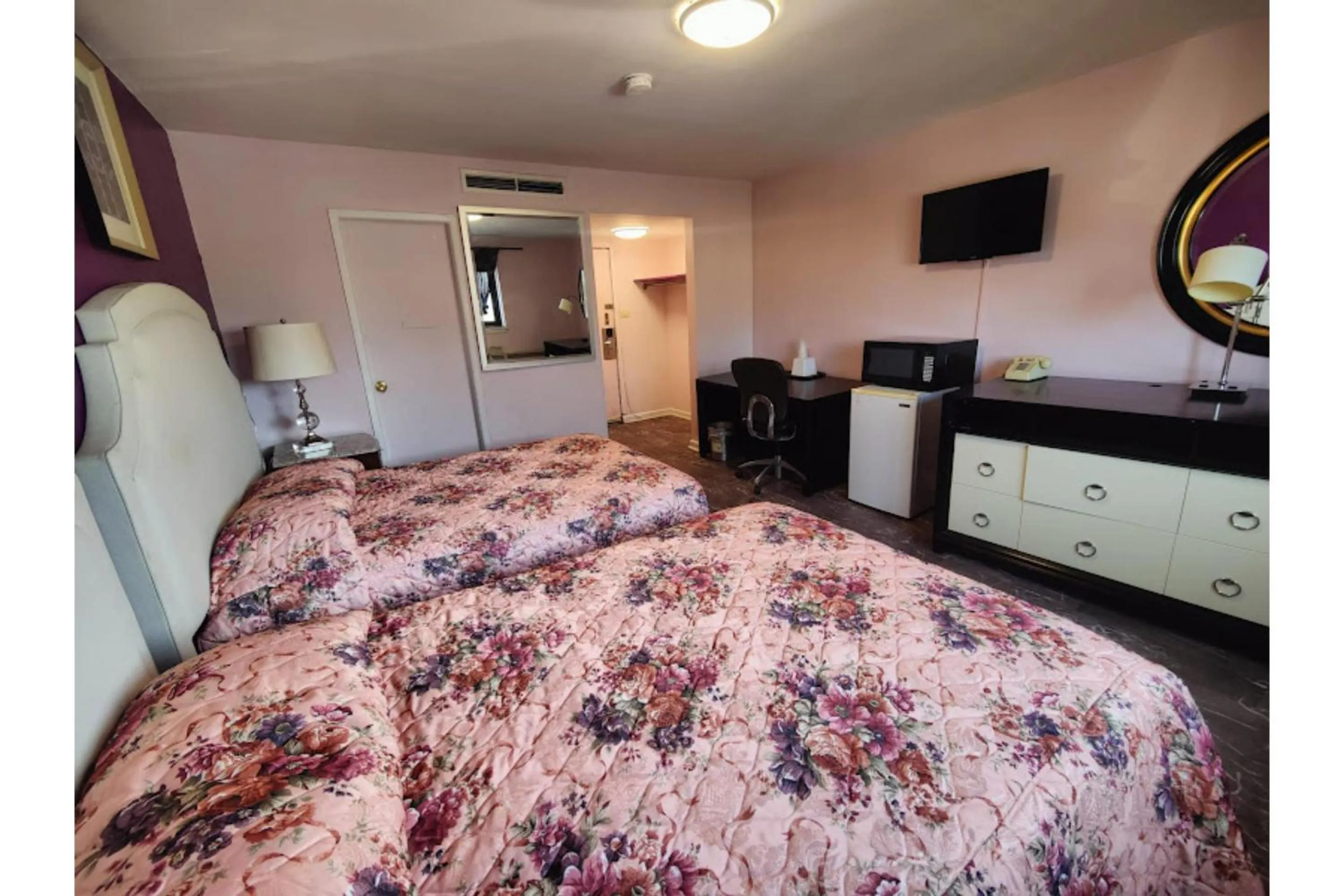 Bedroom, Bed in Motel Edgebrook Chicago North Shore By Oyo