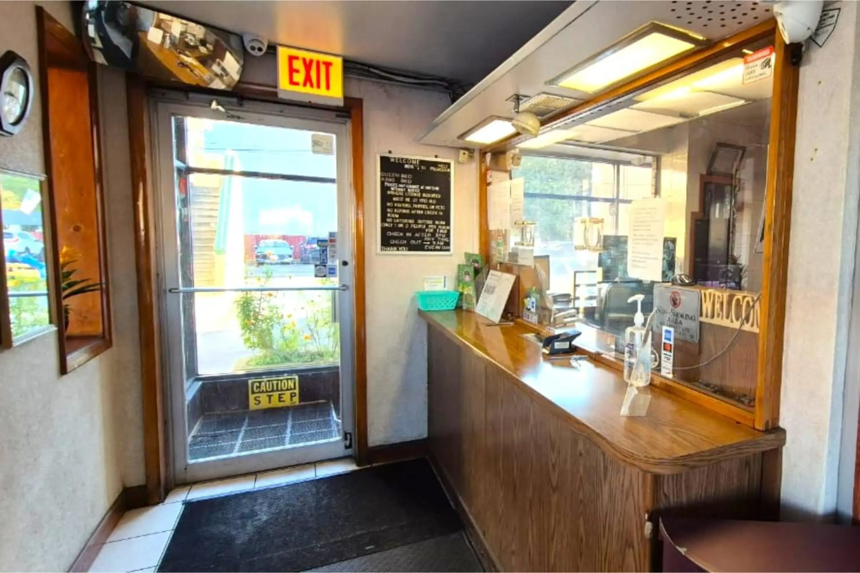 Lobby or reception in Motel Edgebrook Chicago North Shore By Oyo Lobby or reception in Motel Edgebrook Chicago North Shore By Oyo