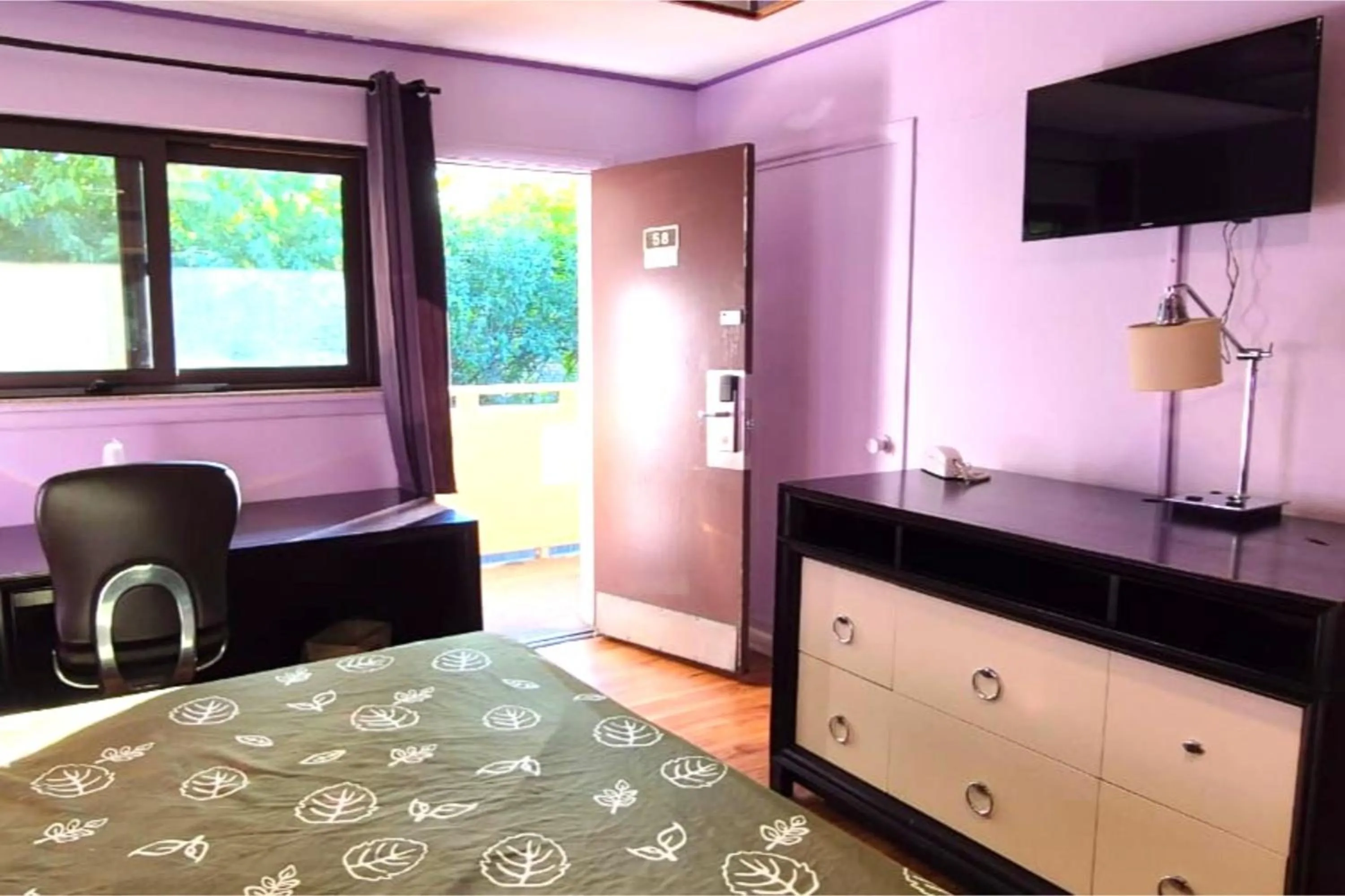 Bedroom, Bed in Motel Edgebrook Chicago North Shore By Oyo