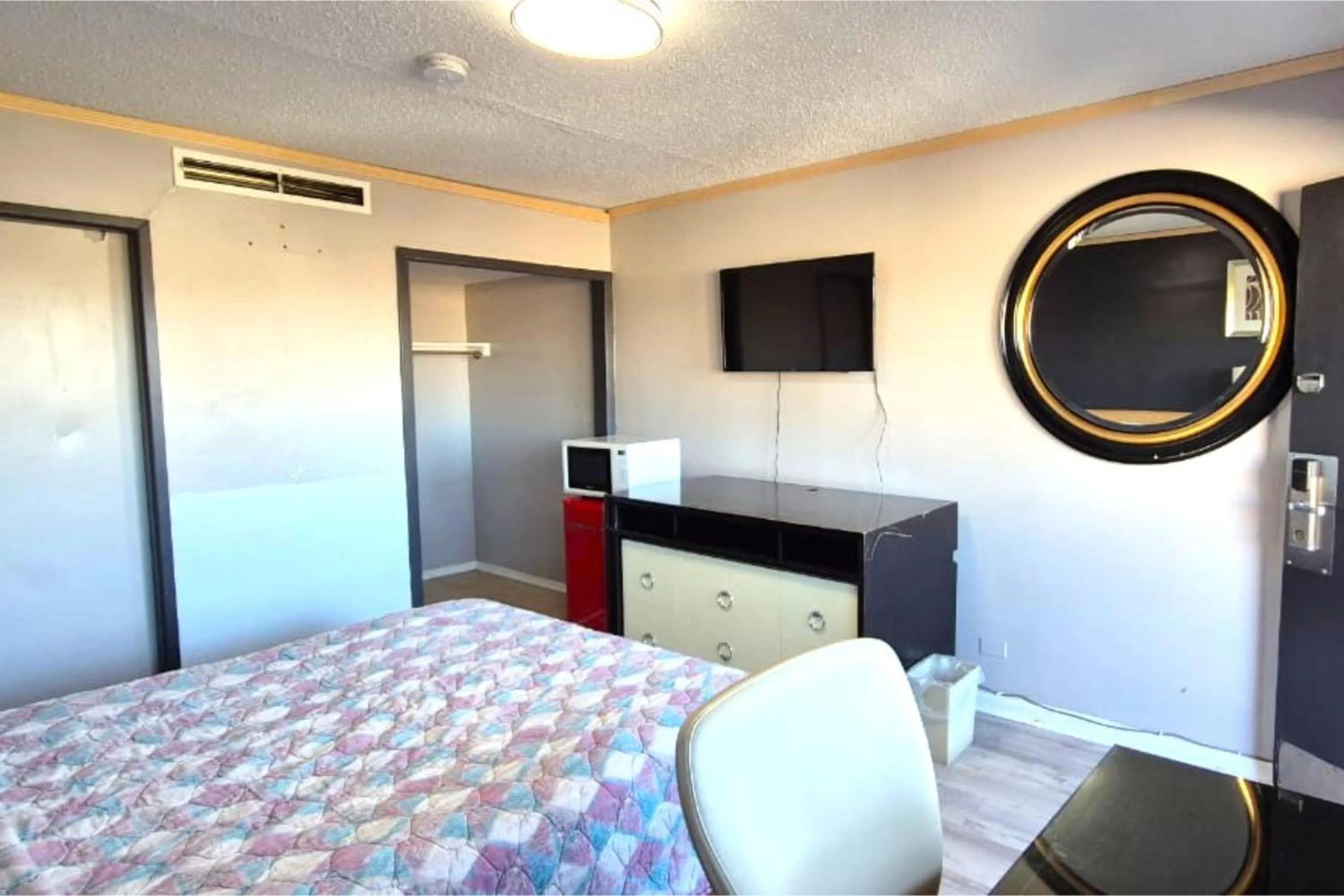 Bedroom, Bed in Motel Edgebrook Chicago North Shore By Oyo