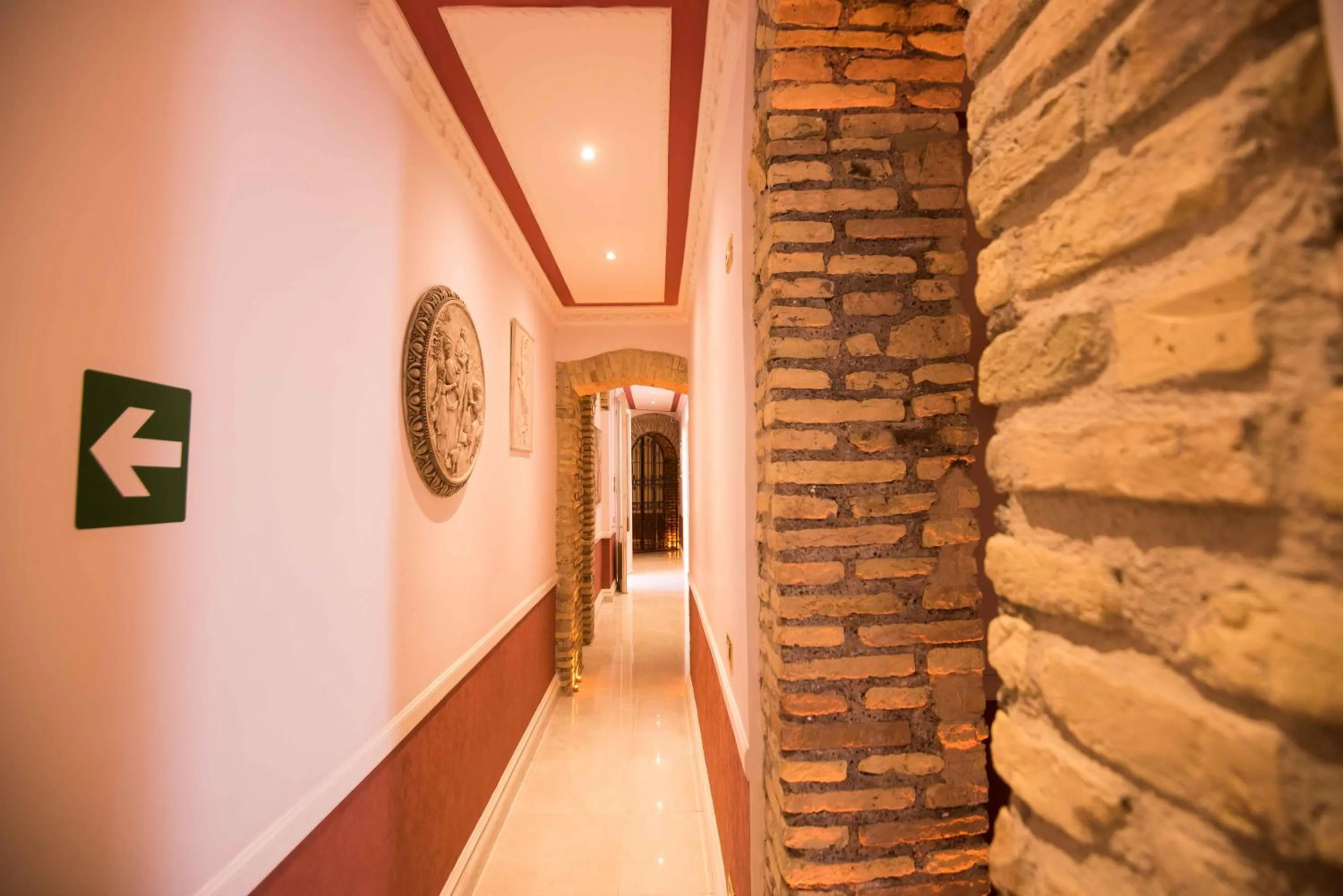 Other in Navona Queen Rooftop