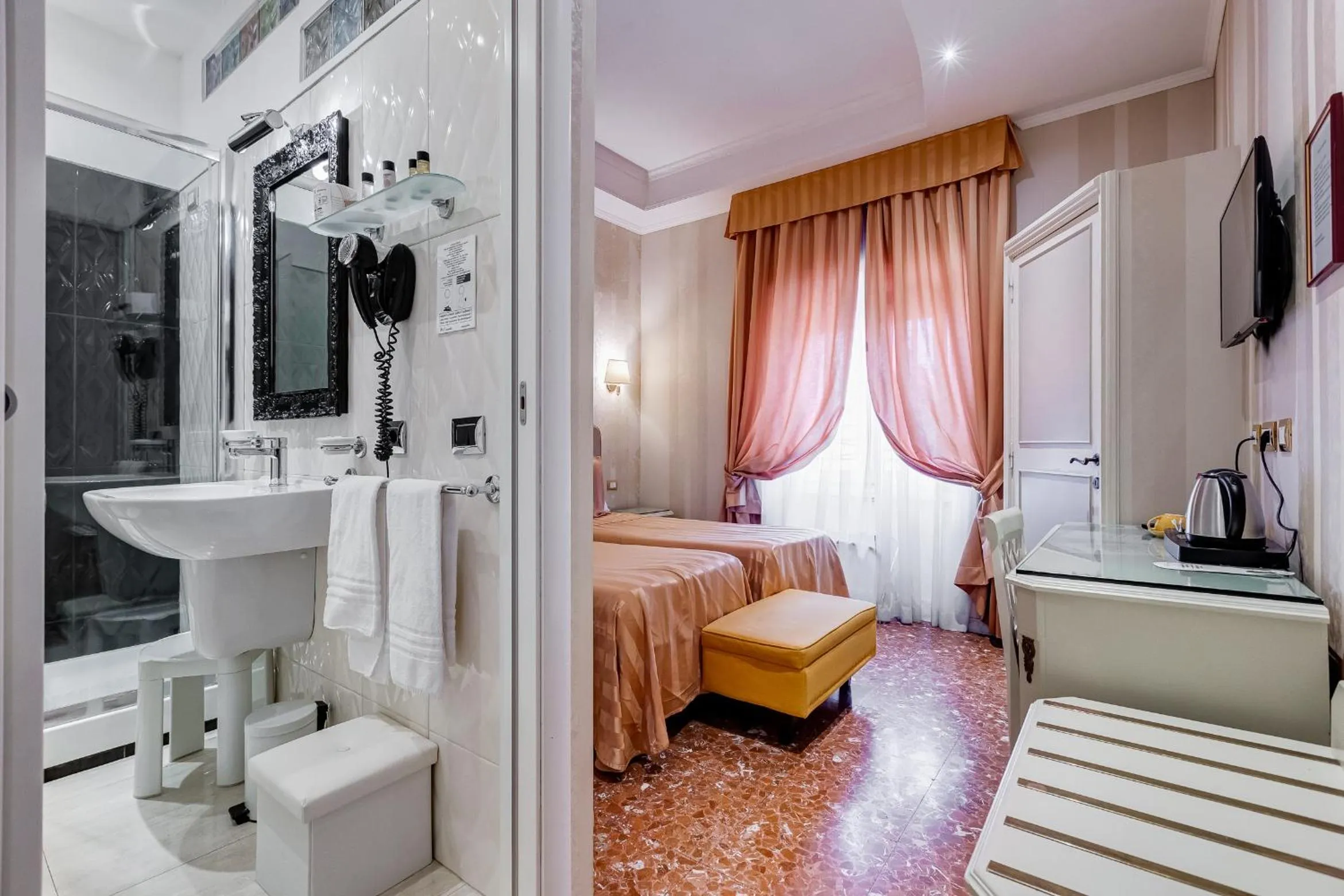 Bedroom, Bed in Navona Queen Rooftop