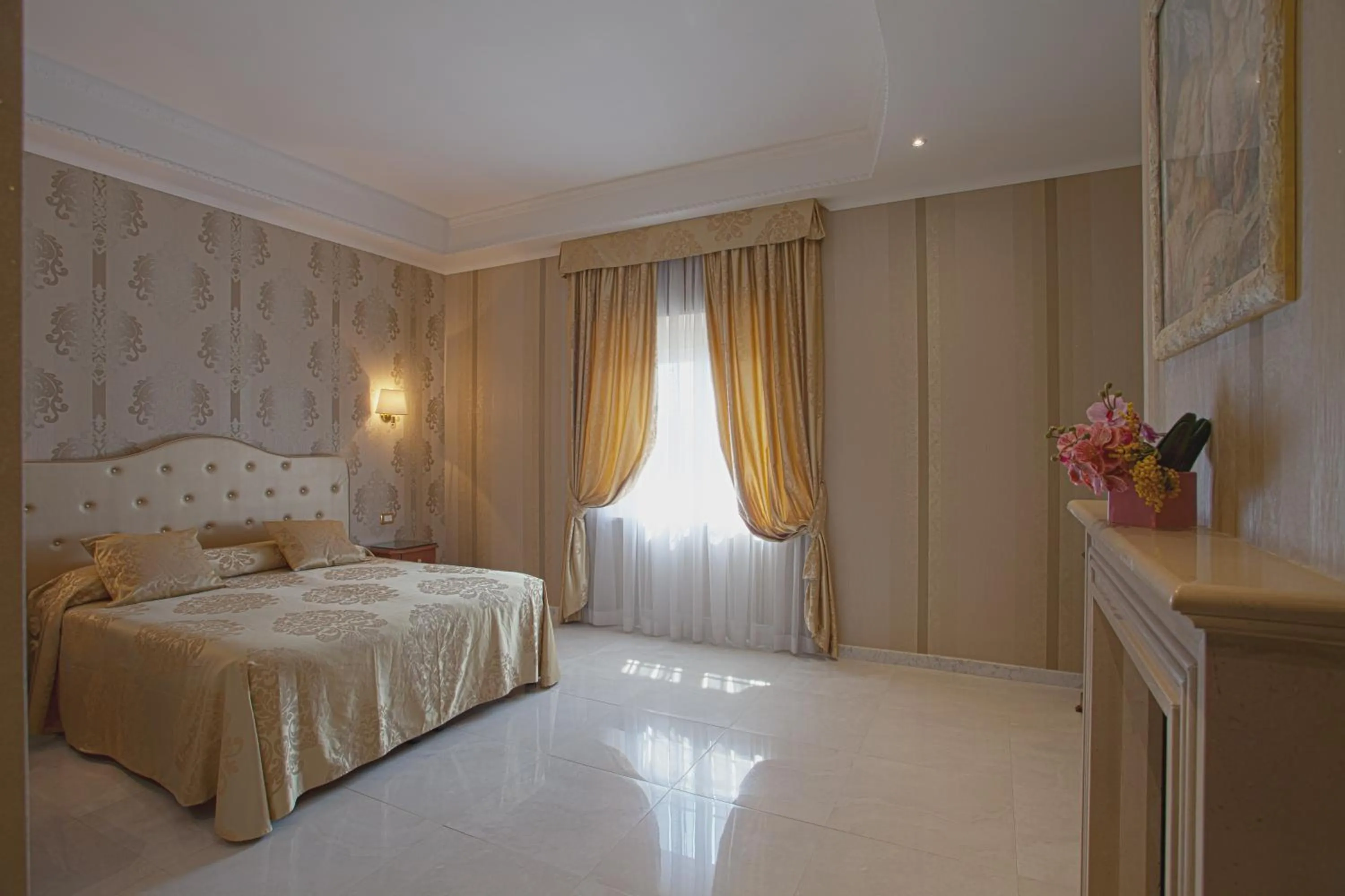 Decorative detail, Bed in Navona Queen Rooftop