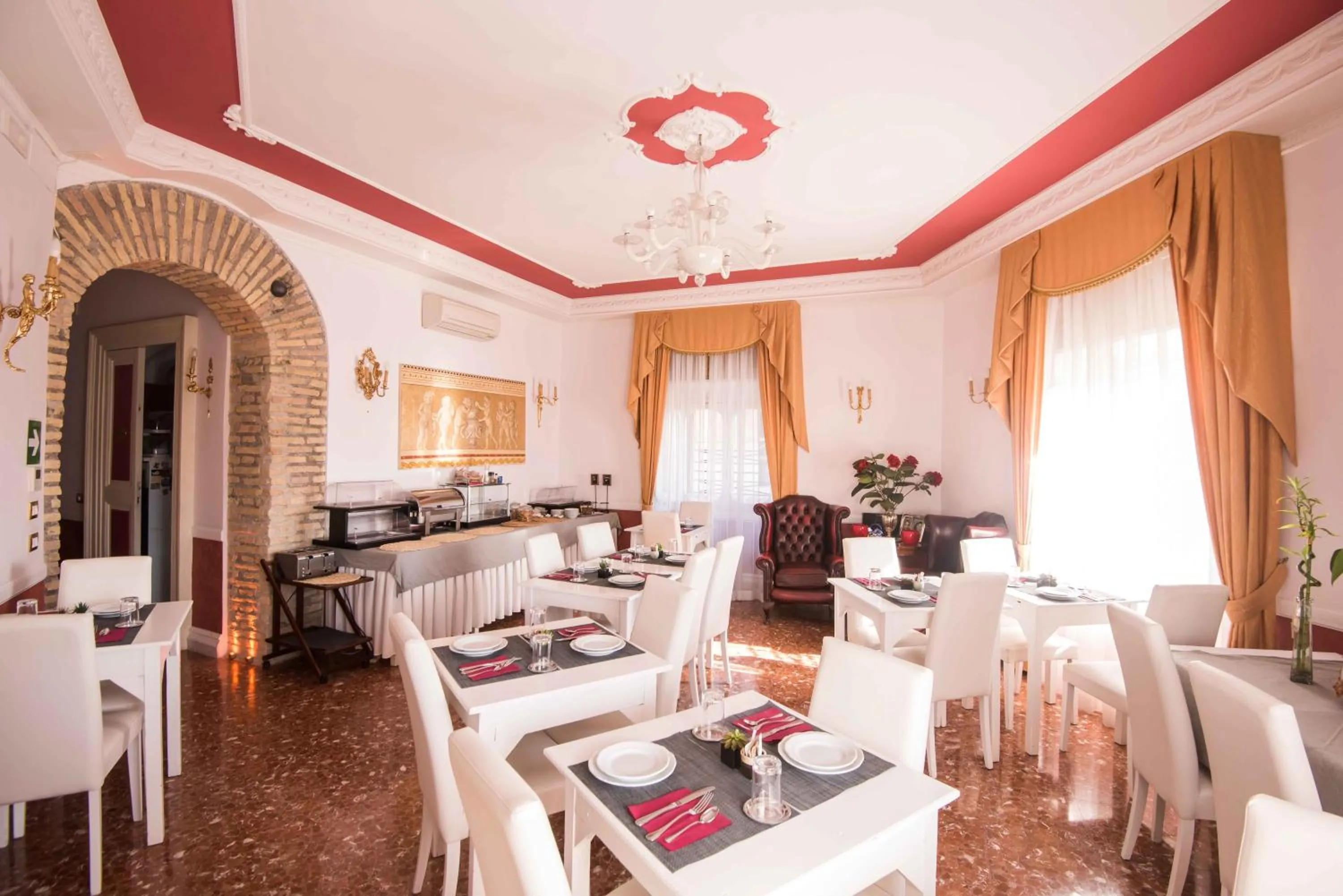 Area and facilities in Navona Queen Rooftop