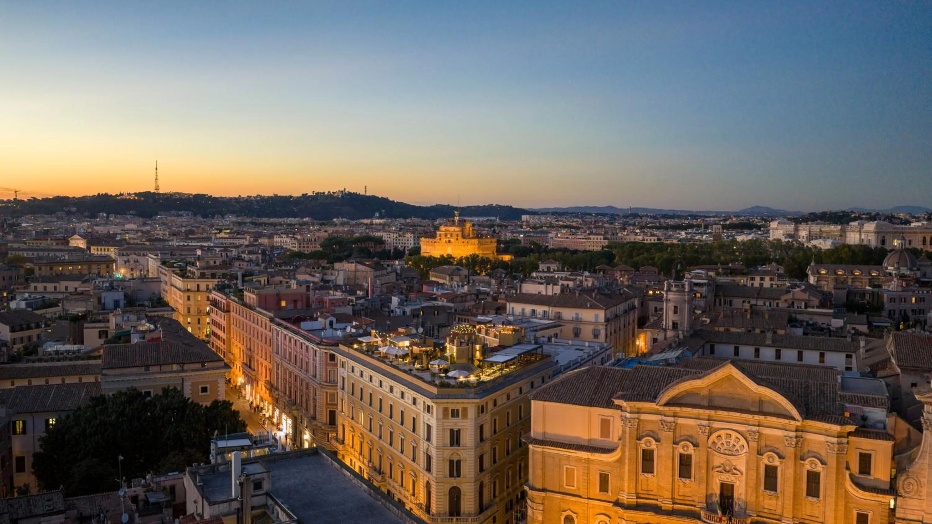 Property building in Navona Queen Rooftop