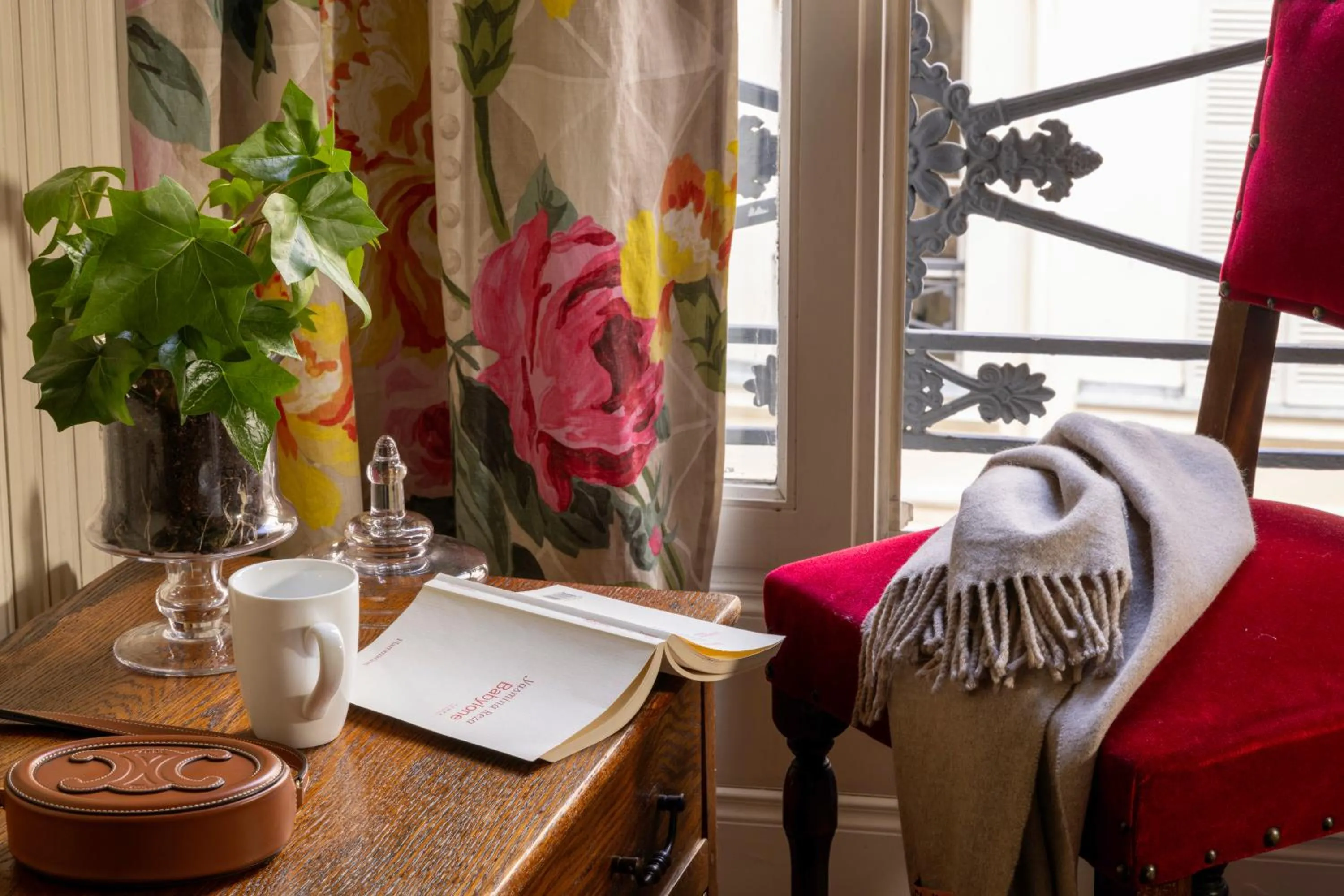Decorative detail in Hôtel Des Marronniers